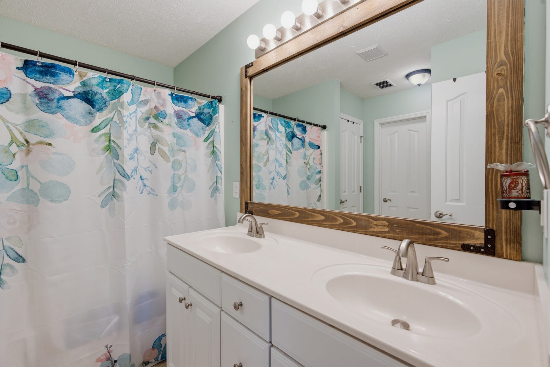 3317 Cornerstone Dr, Murfreesboro, TN 37128 3317 Cornerstone Dr, Murfreesboro, TN 37128