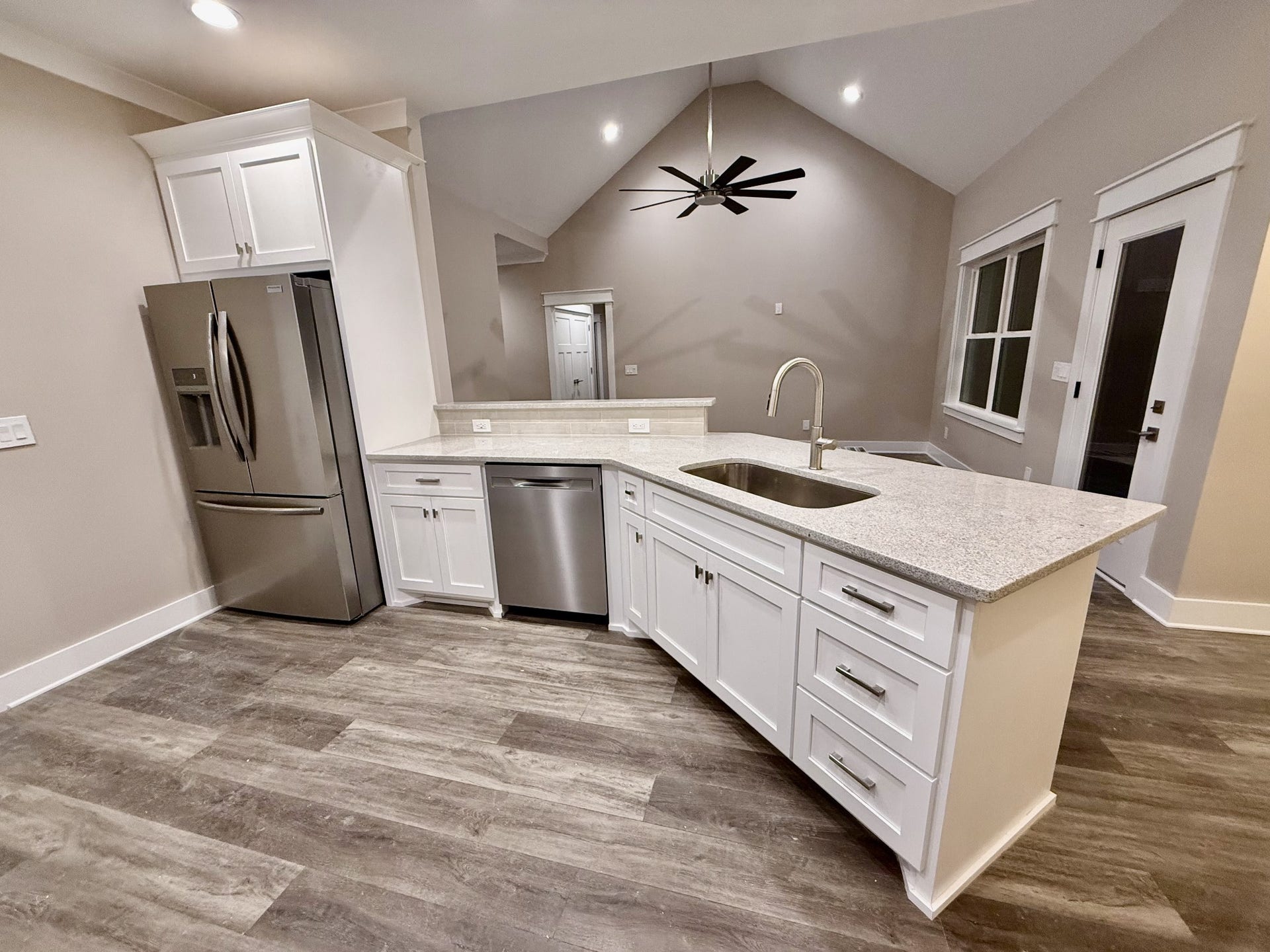 670 N Ballard Rd, Manchester, TN 37355