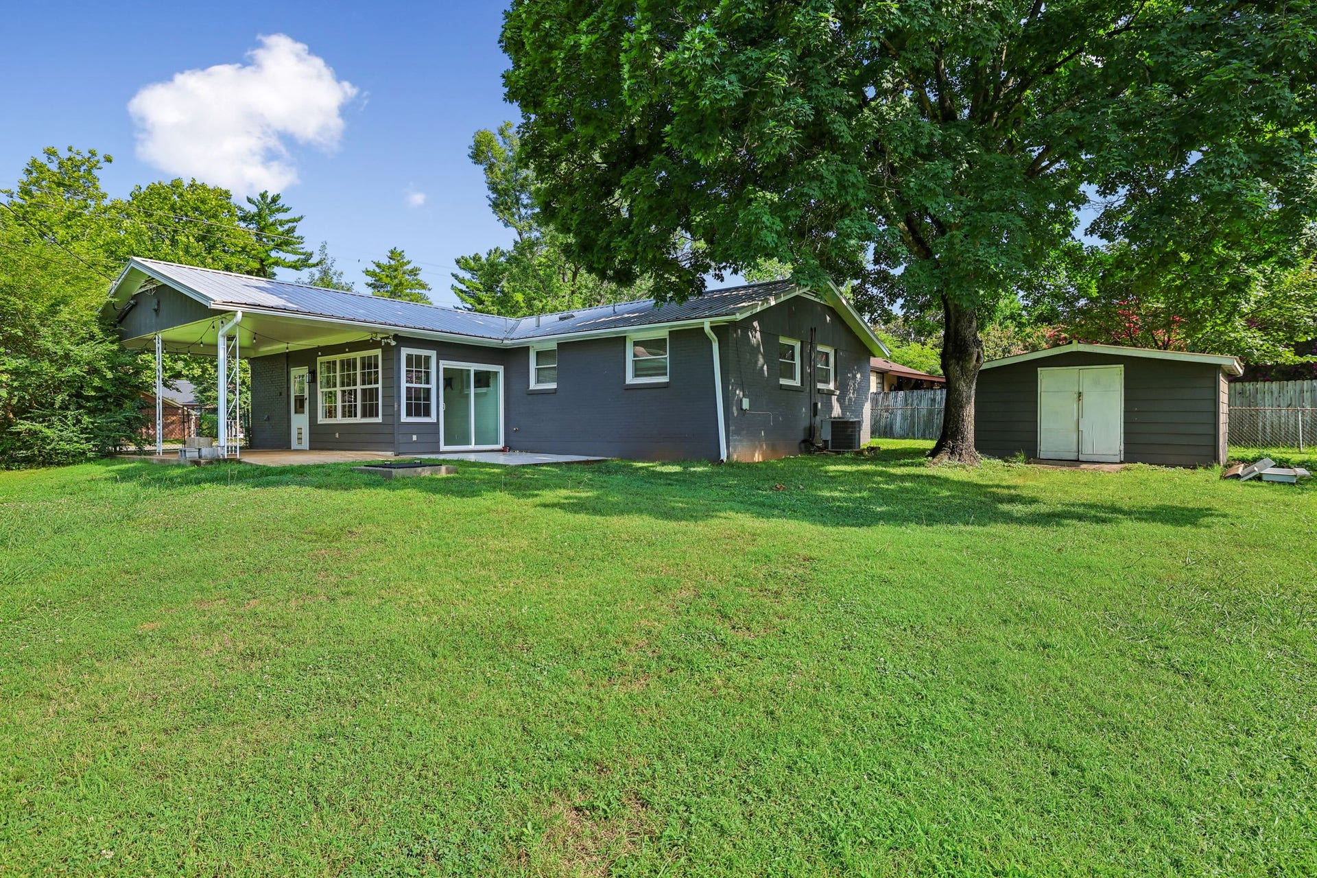 2002 Battleground Dr, Murfreesboro, TN 37129 2002 Battleground Dr, Murfreesboro, TN 37129