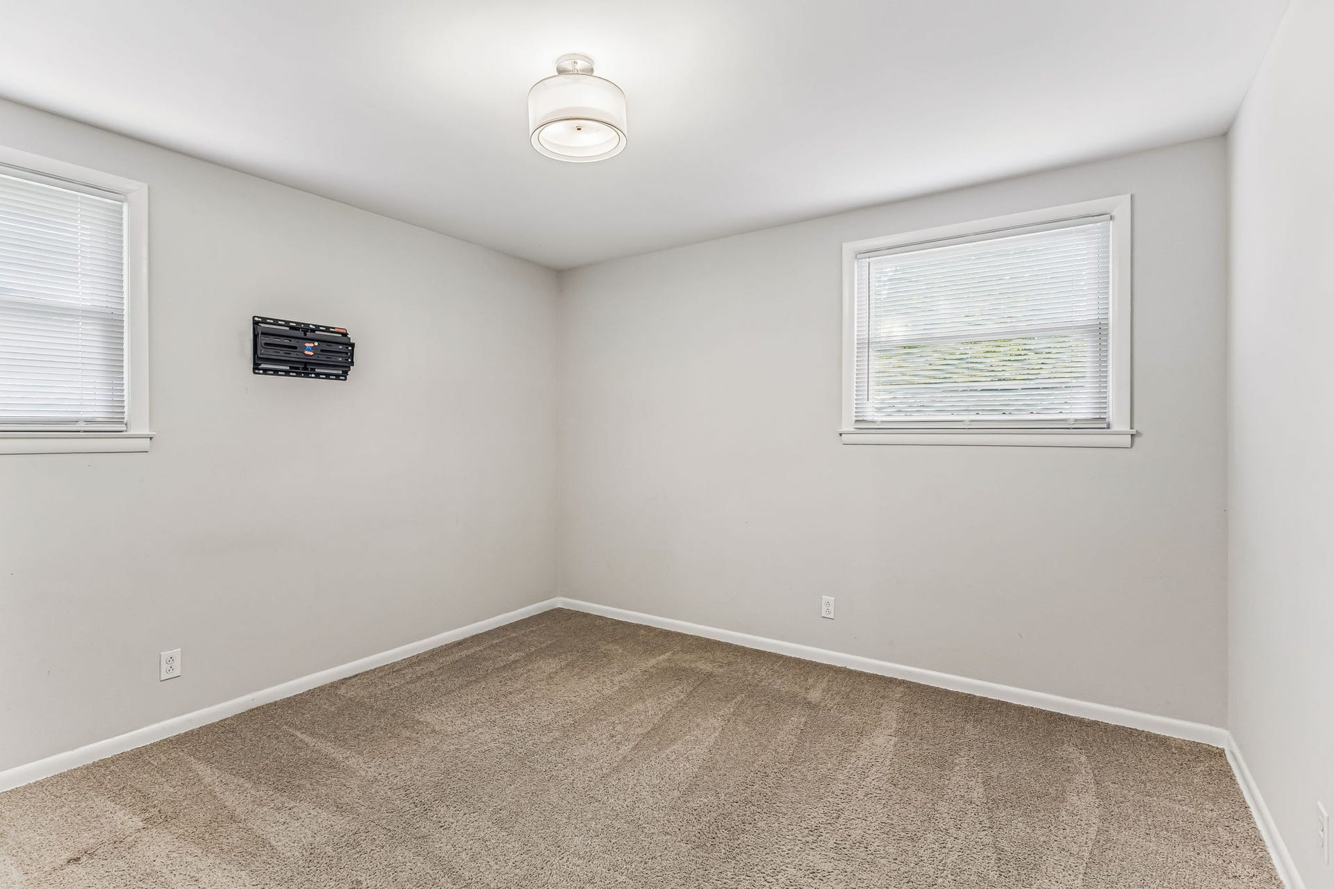 2002 Battleground Dr, Murfreesboro, TN 37129 2002 Battleground Dr, Murfreesboro, TN 37129