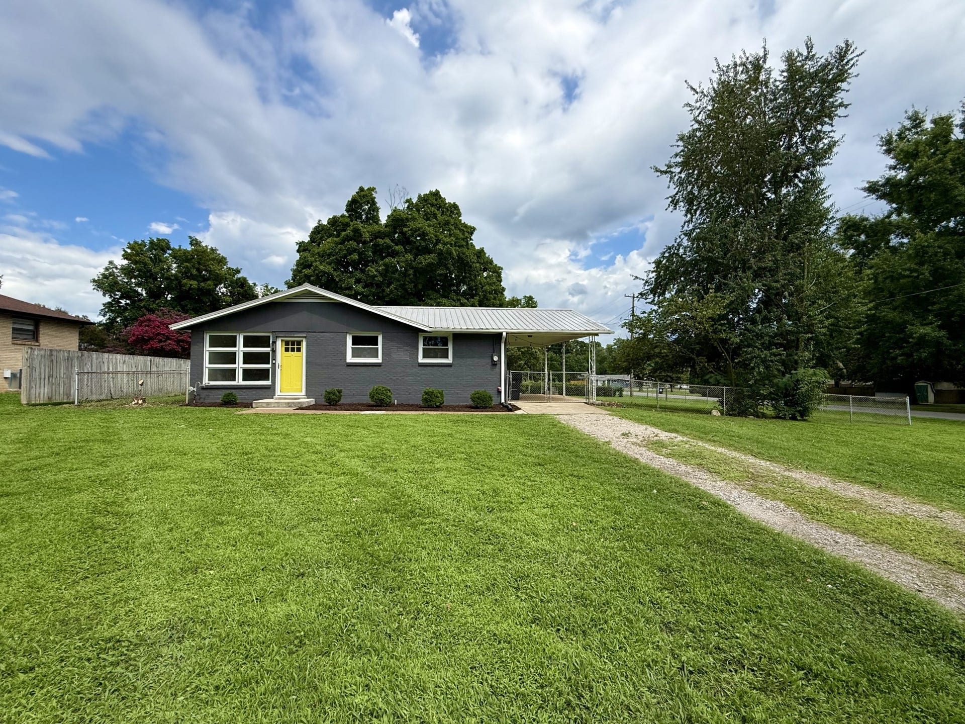 2002 Battleground Dr, Murfreesboro, TN 37129 2002 Battleground Dr, Murfreesboro, TN 37129