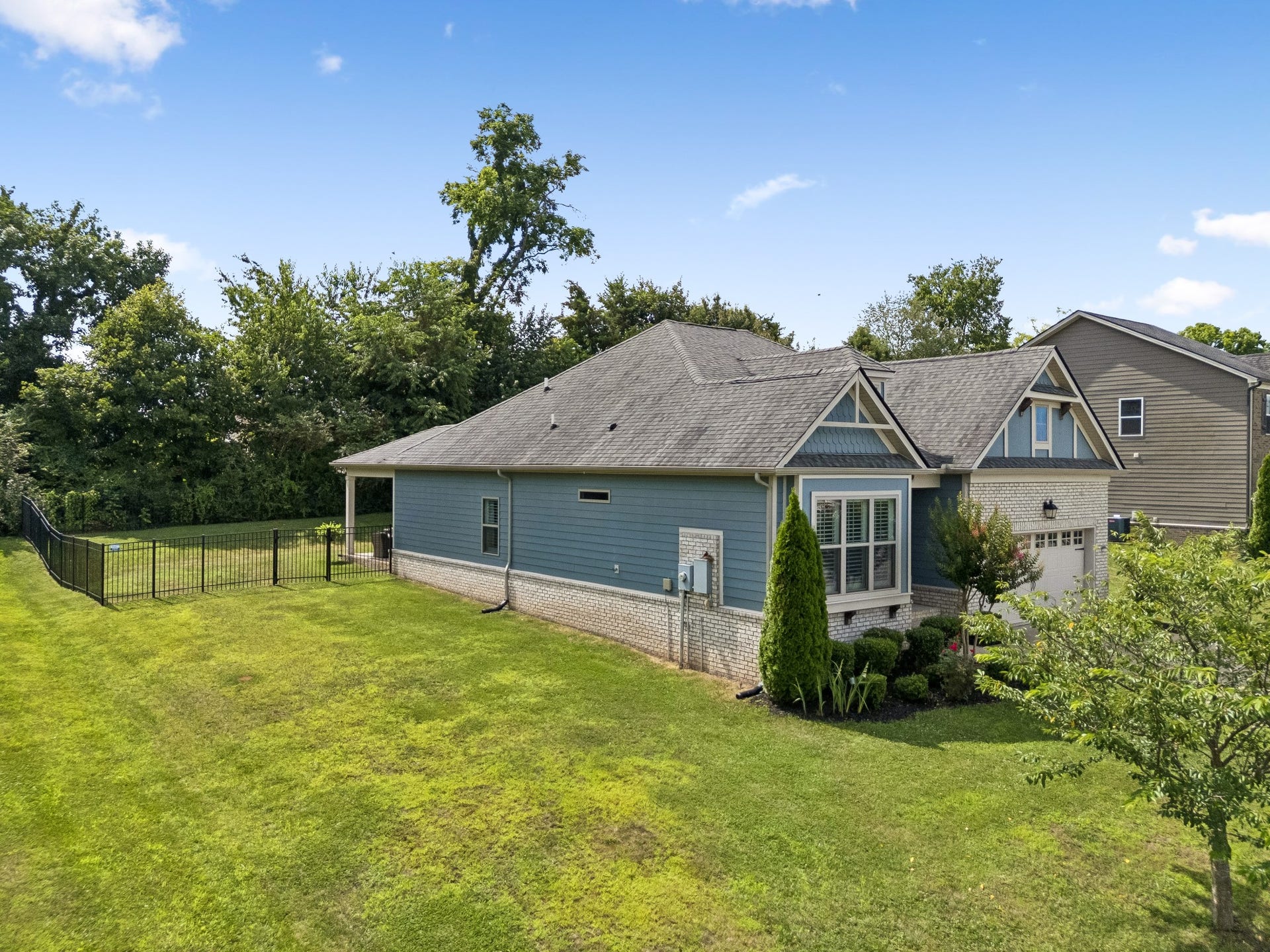 2720 Nottingham Dr, Columbia, TN 38401 2720 Nottingham Dr, Columbia, TN 38401