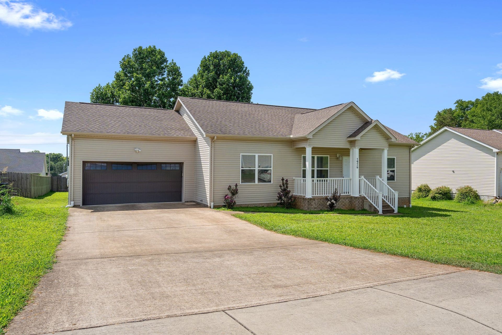 1976 Normandy Dr, Columbia, TN 38401 1976 Normandy Dr, Columbia, TN 38401