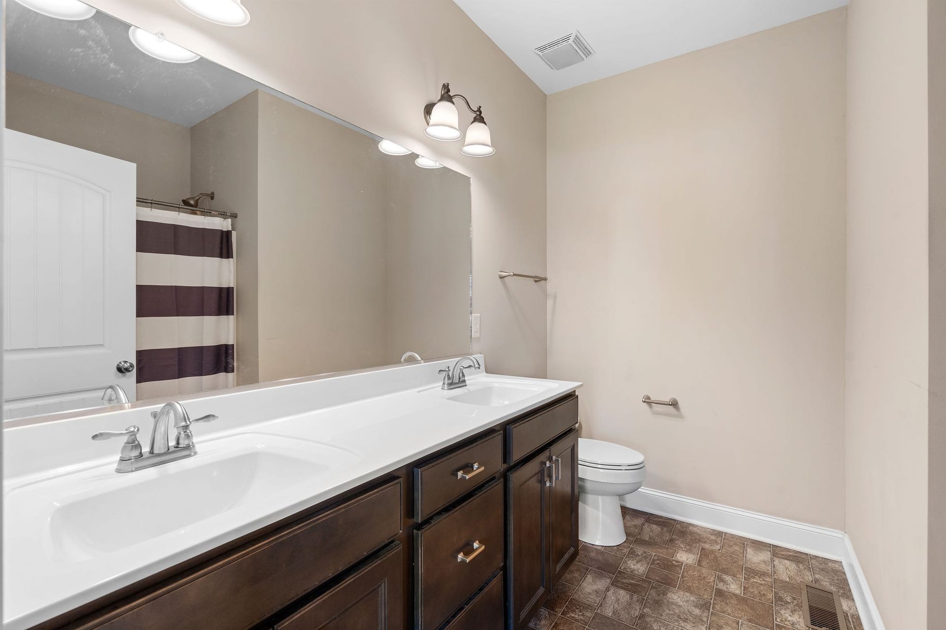 1976 Normandy Dr, Columbia, TN 38401 1976 Normandy Dr, Columbia, TN 38401