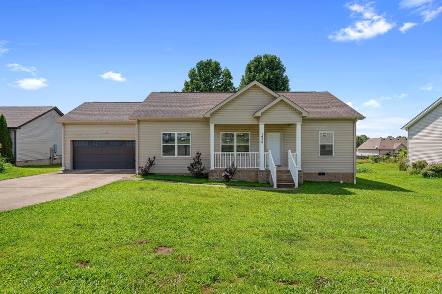 Property photo for 1976 Normandy Dr, Columbia, TN