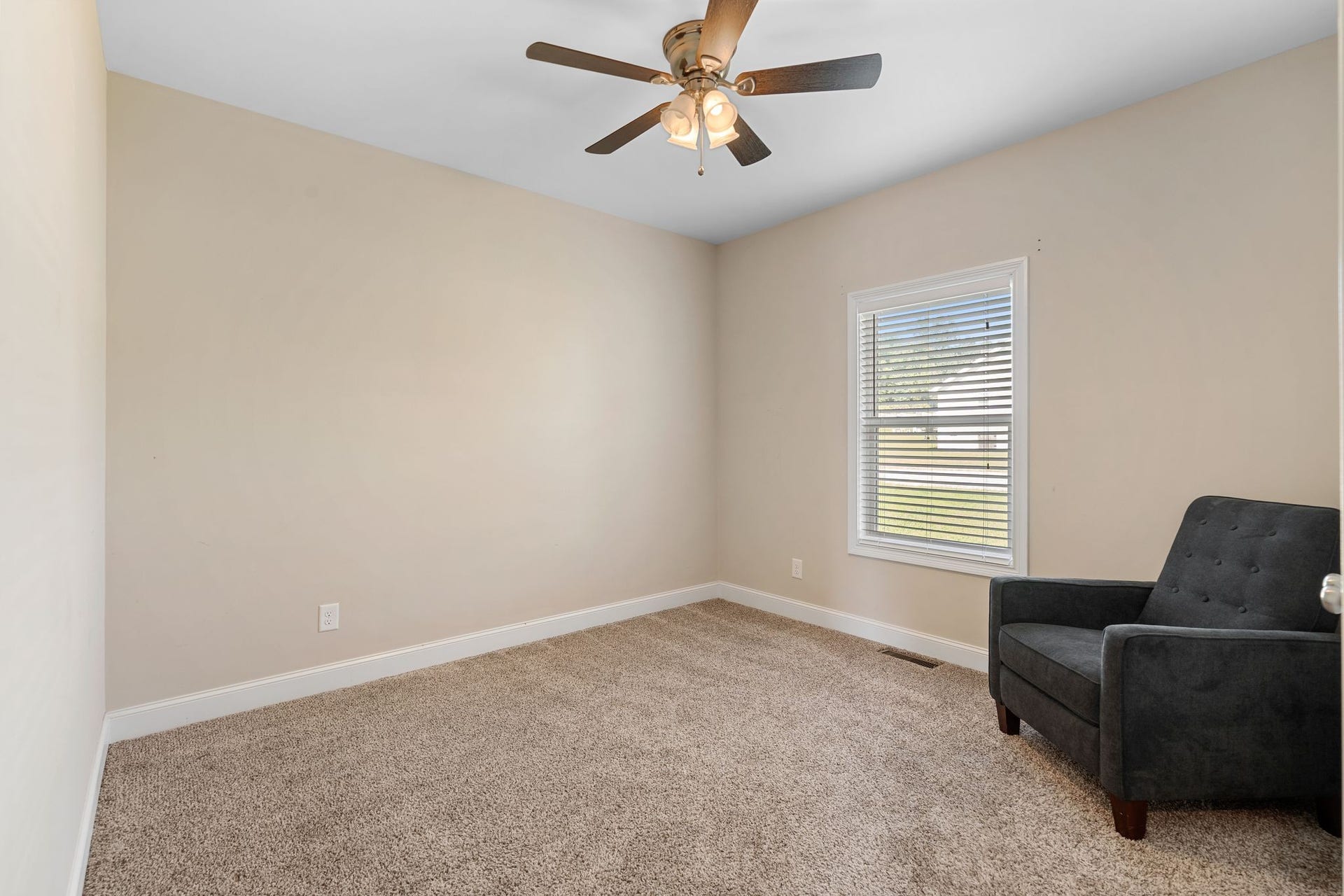 1976 Normandy Dr, Columbia, TN 38401 1976 Normandy Dr, Columbia, TN 38401