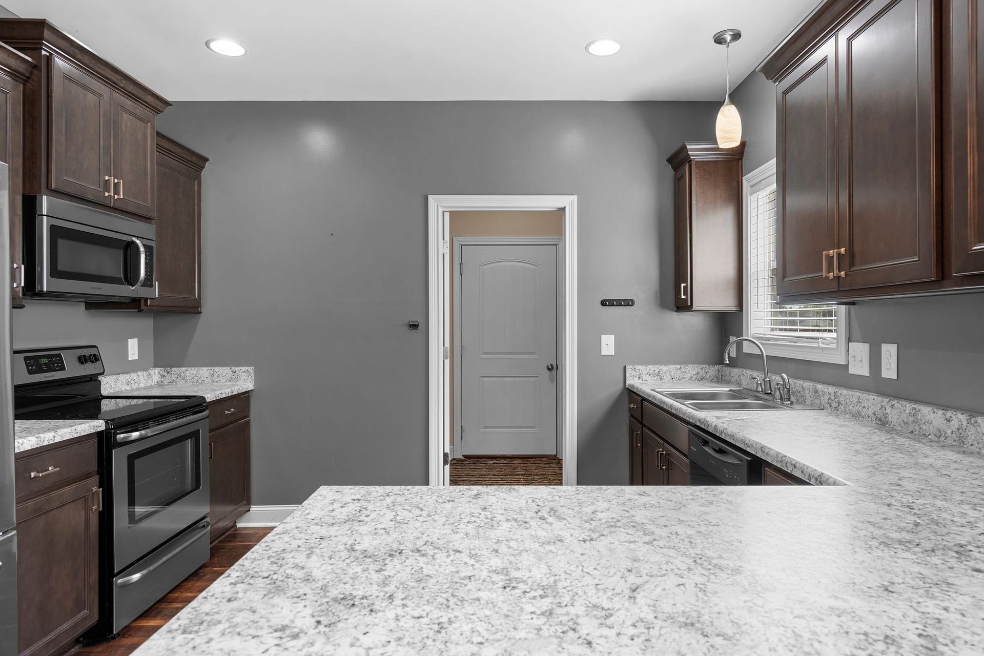 1976 Normandy Dr, Columbia, TN 38401 1976 Normandy Dr, Columbia, TN 38401