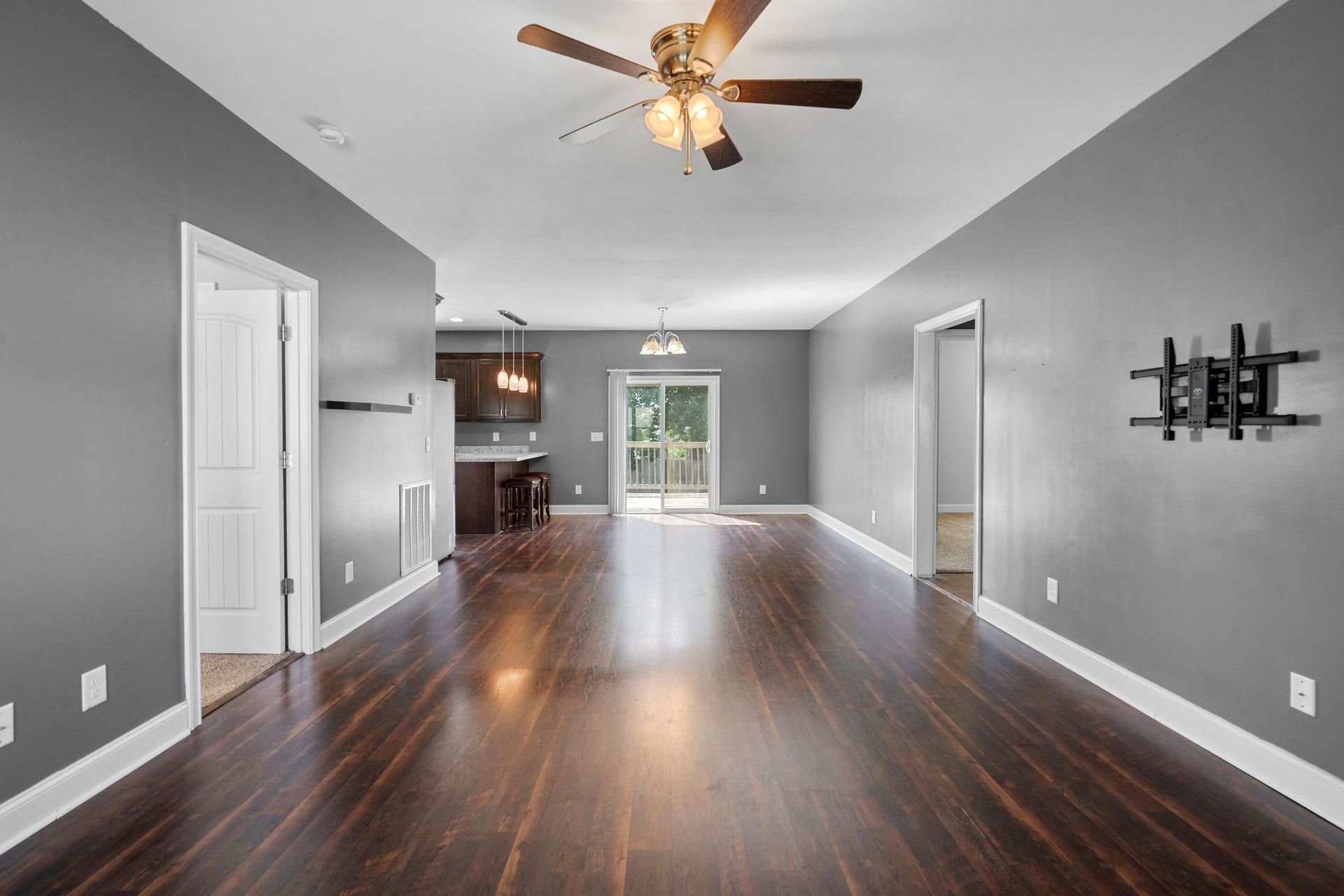 1976 Normandy Dr, Columbia, TN 38401 1976 Normandy Dr, Columbia, TN 38401