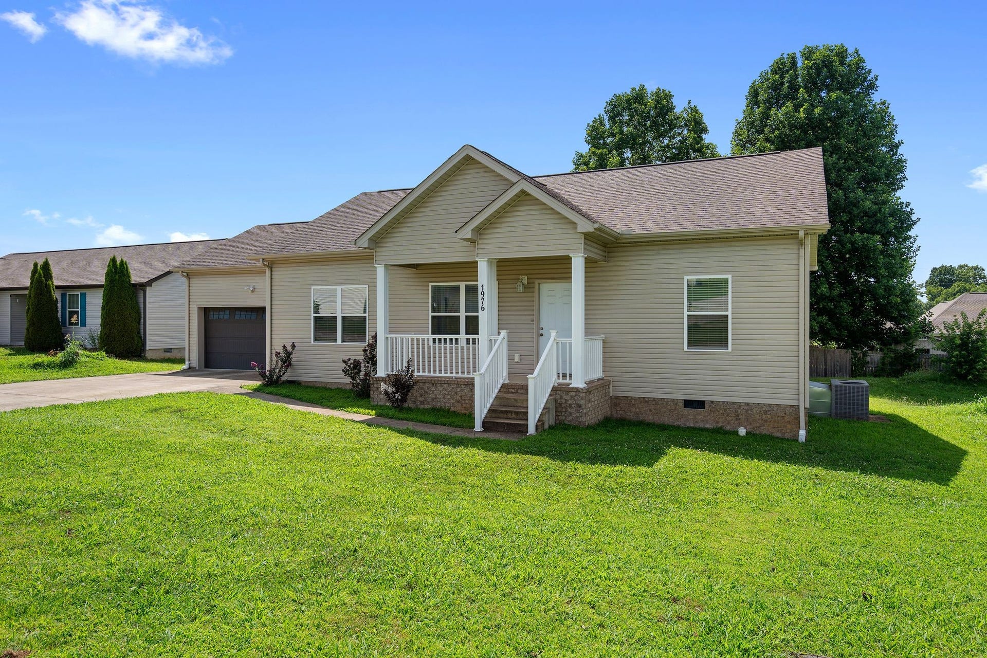1976 Normandy Dr, Columbia, TN 38401 1976 Normandy Dr, Columbia, TN 38401