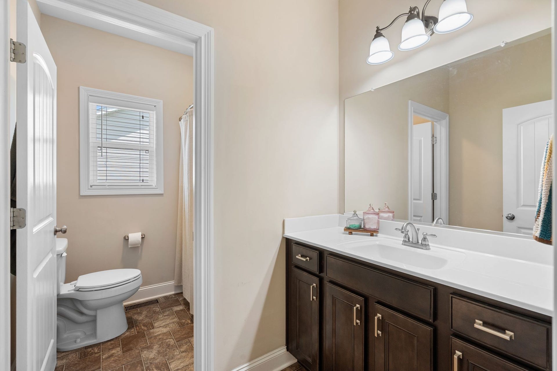 1976 Normandy Dr, Columbia, TN 38401 1976 Normandy Dr, Columbia, TN 38401