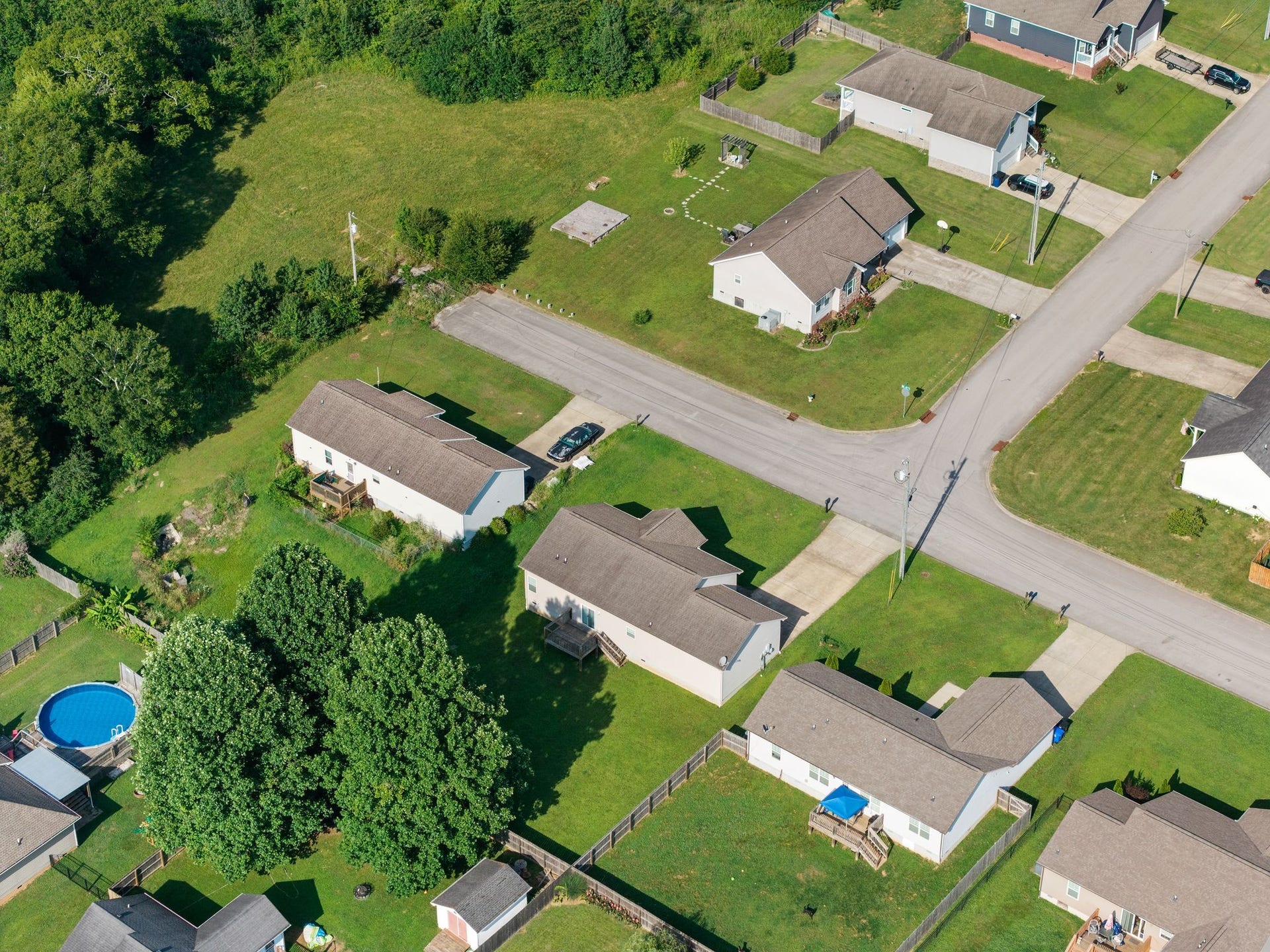 1976 Normandy Dr, Columbia, TN 38401 1976 Normandy Dr, Columbia, TN 38401