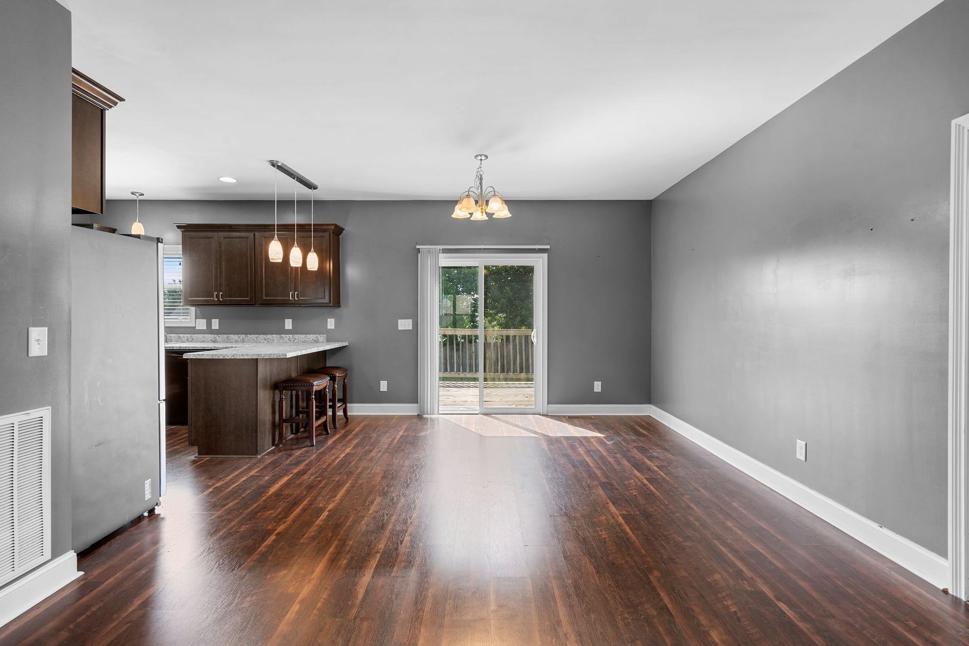 1976 Normandy Dr, Columbia, TN 38401 1976 Normandy Dr, Columbia, TN 38401
