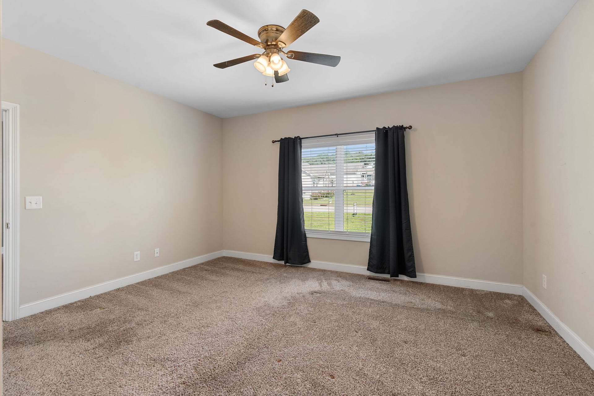 1976 Normandy Dr, Columbia, TN 38401 1976 Normandy Dr, Columbia, TN 38401