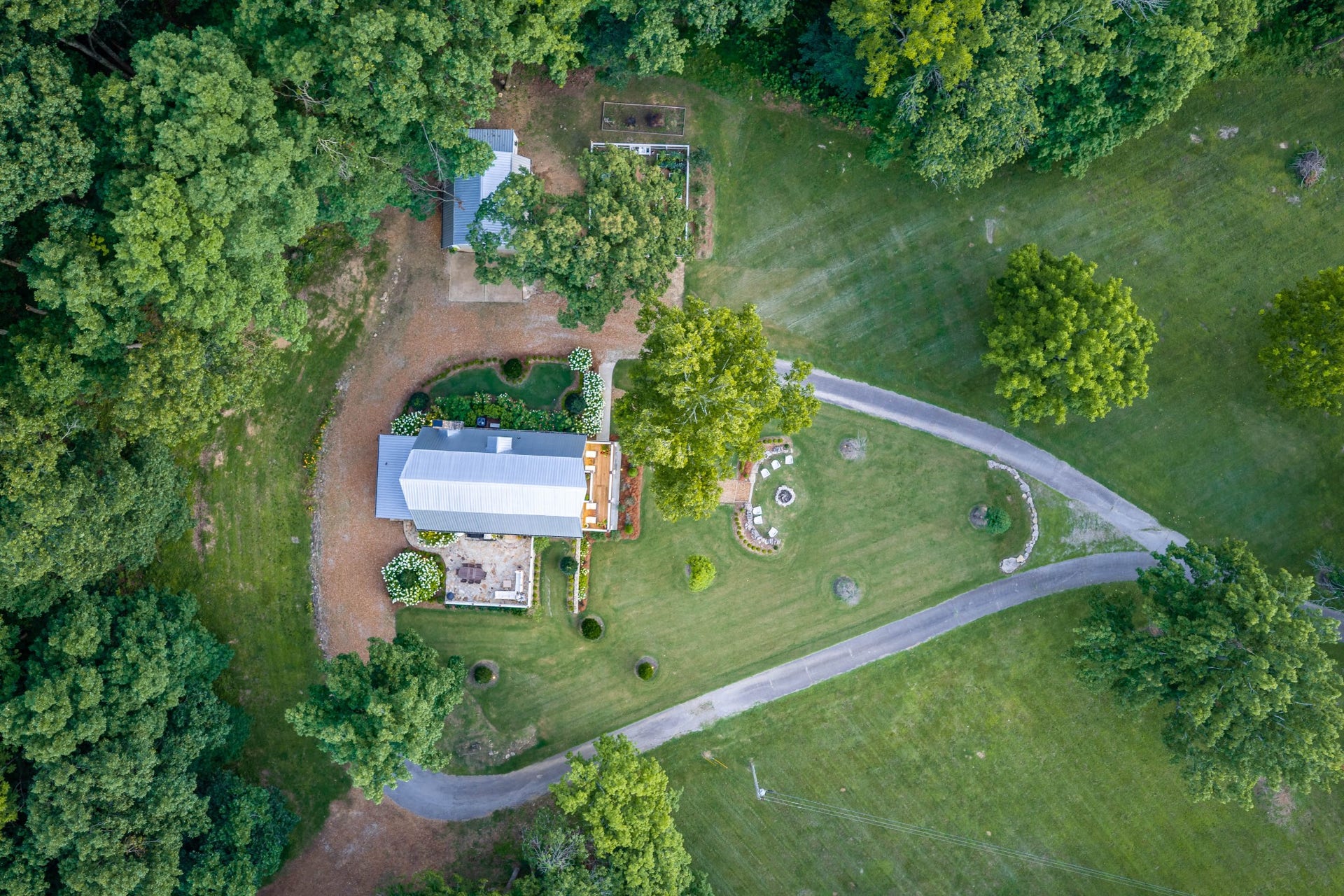 3353 Foster Chapel Rd, Columbia, TN 38401 3353 Foster Chapel Rd, Columbia, TN 38401