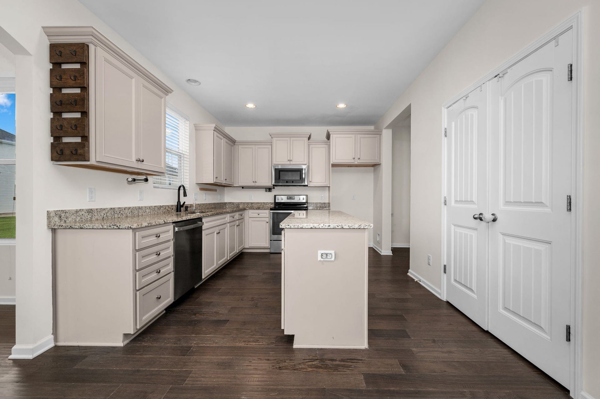 2505 Miranda Dr, Murfreesboro, TN 37128 2505 Miranda Dr, Murfreesboro, TN 37128