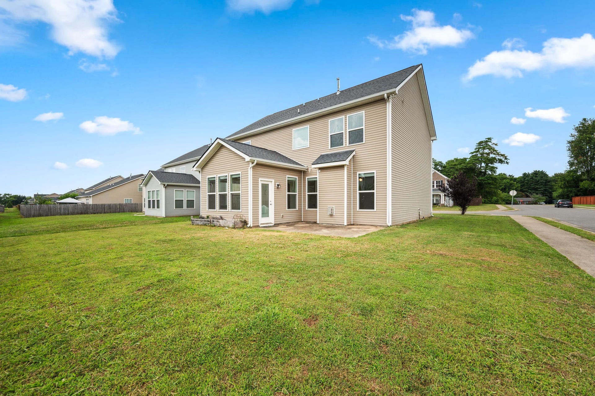 2505 Miranda Dr, Murfreesboro, TN 37128 2505 Miranda Dr, Murfreesboro, TN 37128