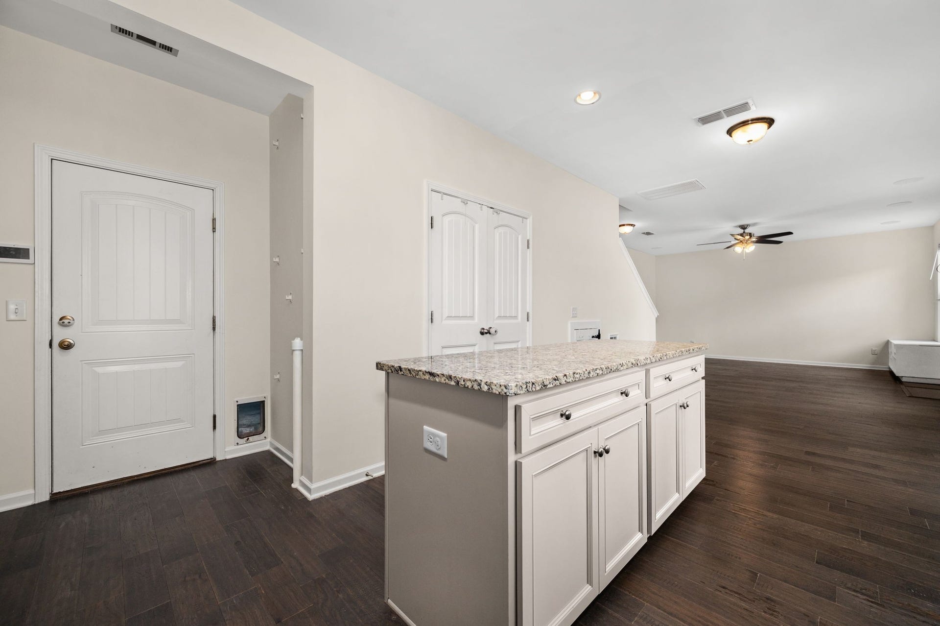 2505 Miranda Dr, Murfreesboro, TN 37128 2505 Miranda Dr, Murfreesboro, TN 37128