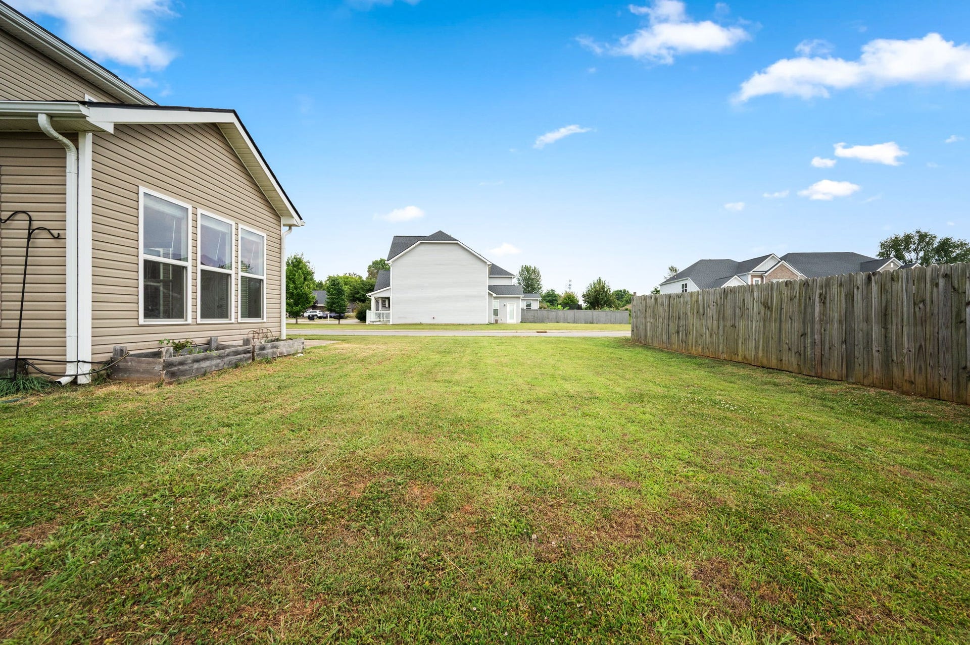 2505 Miranda Dr, Murfreesboro, TN 37128 2505 Miranda Dr, Murfreesboro, TN 37128