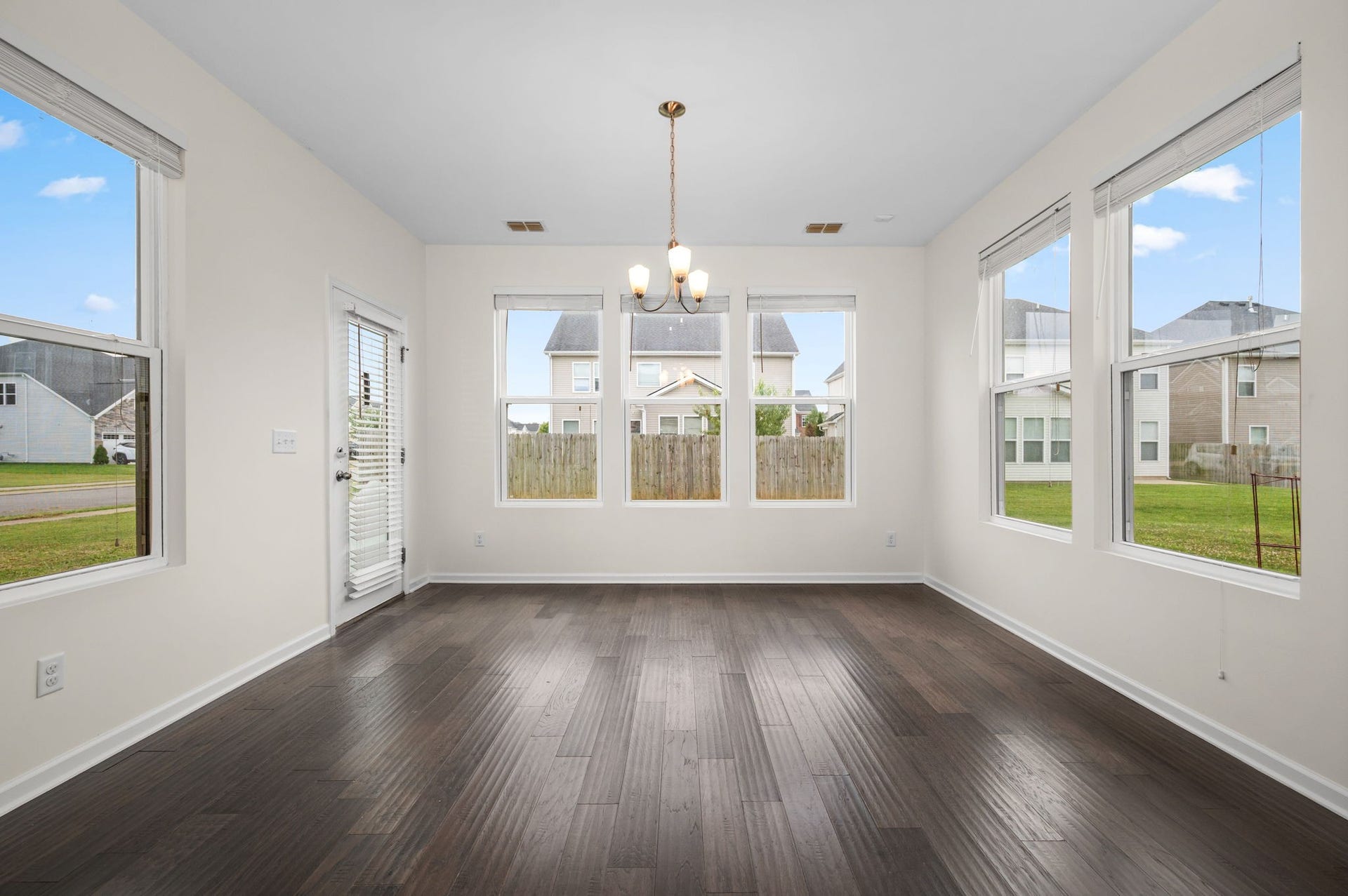 2505 Miranda Dr, Murfreesboro, TN 37128 2505 Miranda Dr, Murfreesboro, TN 37128