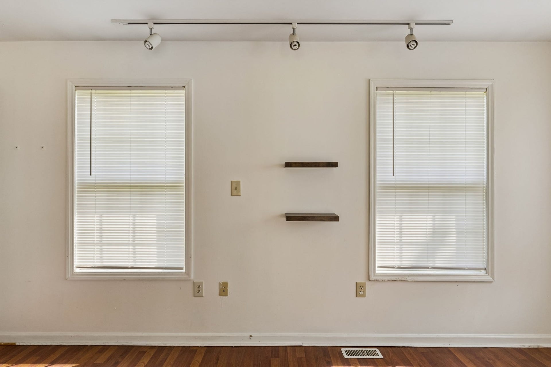 1646 Lillian Cir, Columbia, TN 38401 1646 Lillian Cir, Columbia, TN 38401