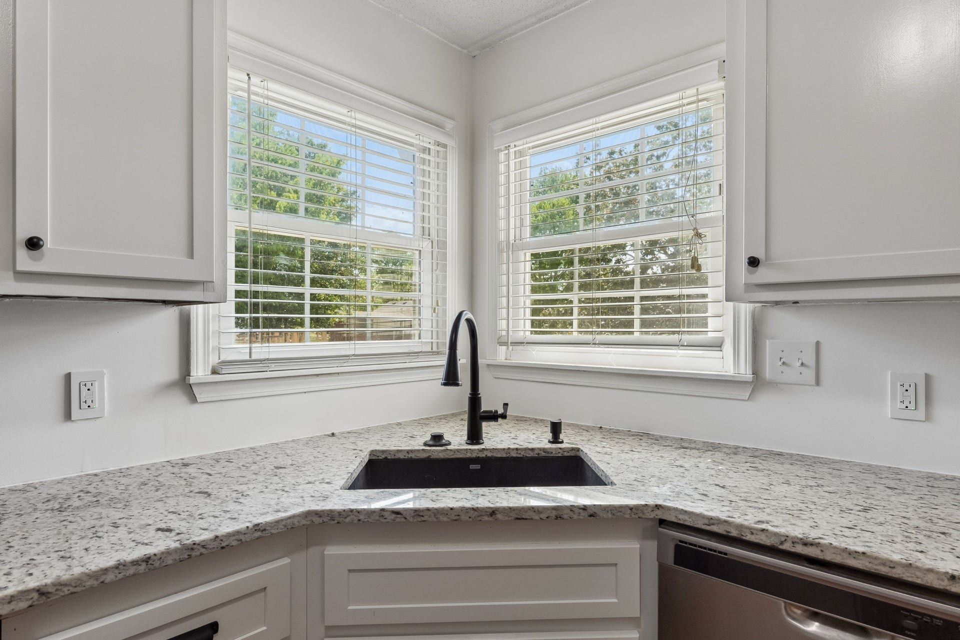 1646 Lillian Cir, Columbia, TN 38401 1646 Lillian Cir, Columbia, TN 38401
