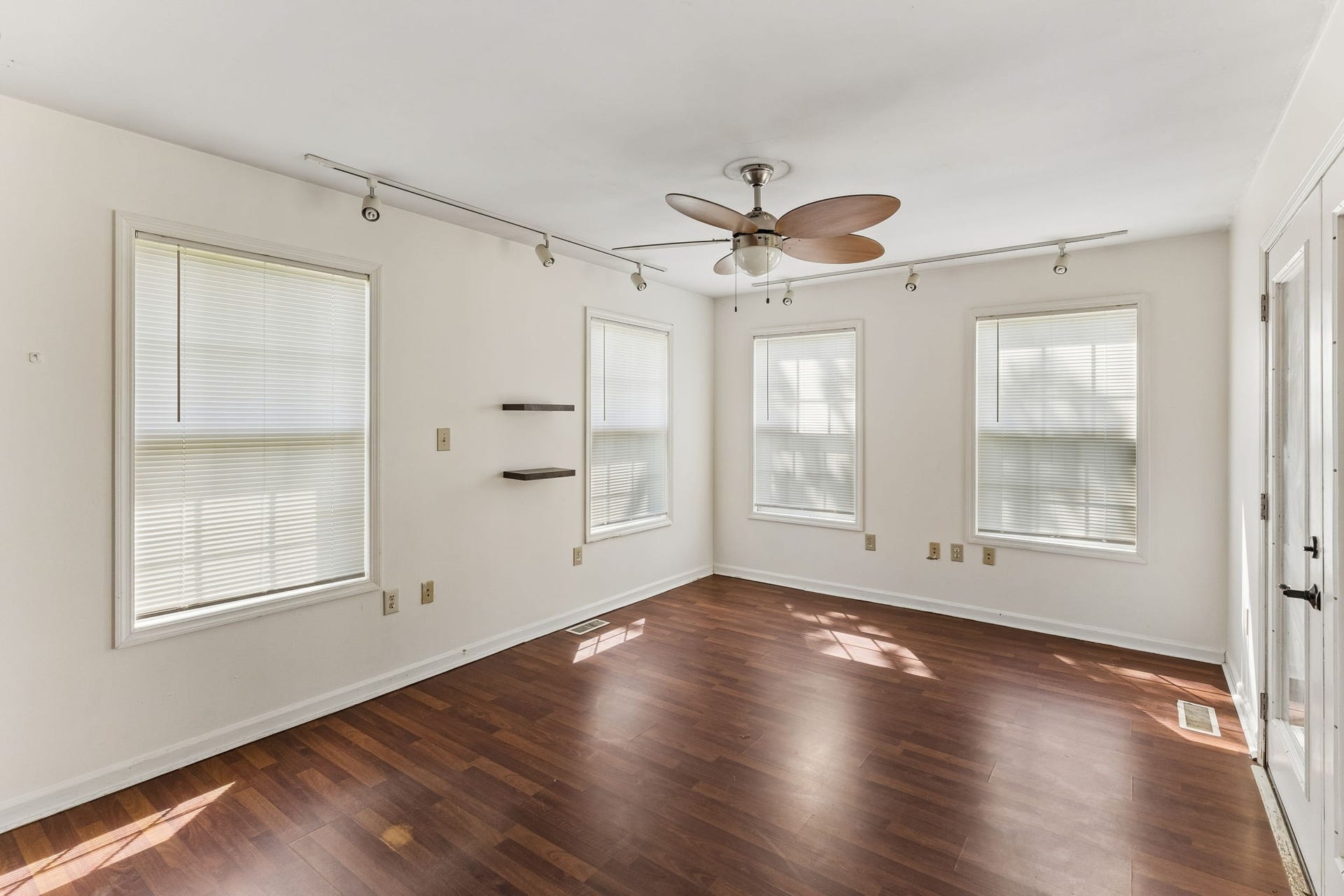 1646 Lillian Cir, Columbia, TN 38401 1646 Lillian Cir, Columbia, TN 38401