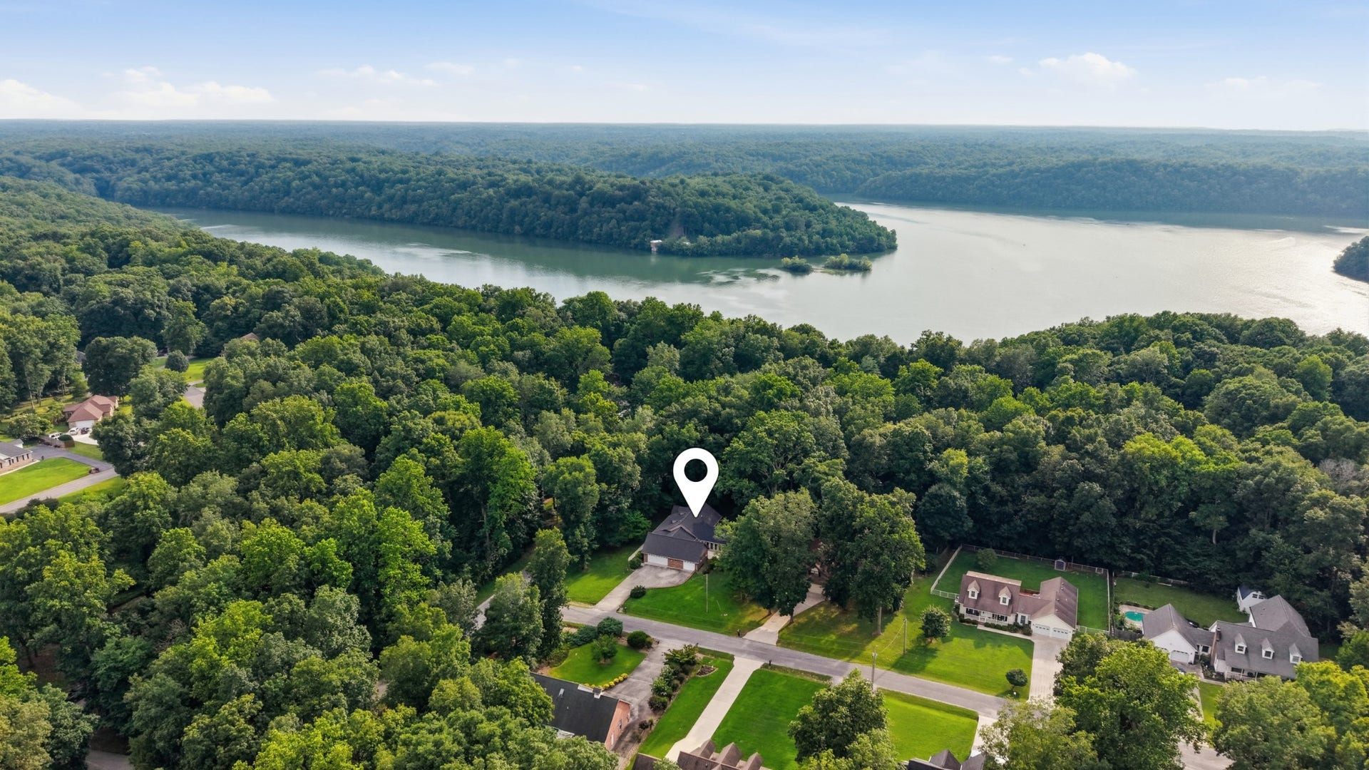 134 Starlight Trl, Manchester, TN 37355 Just minutes from Normandy Lake!