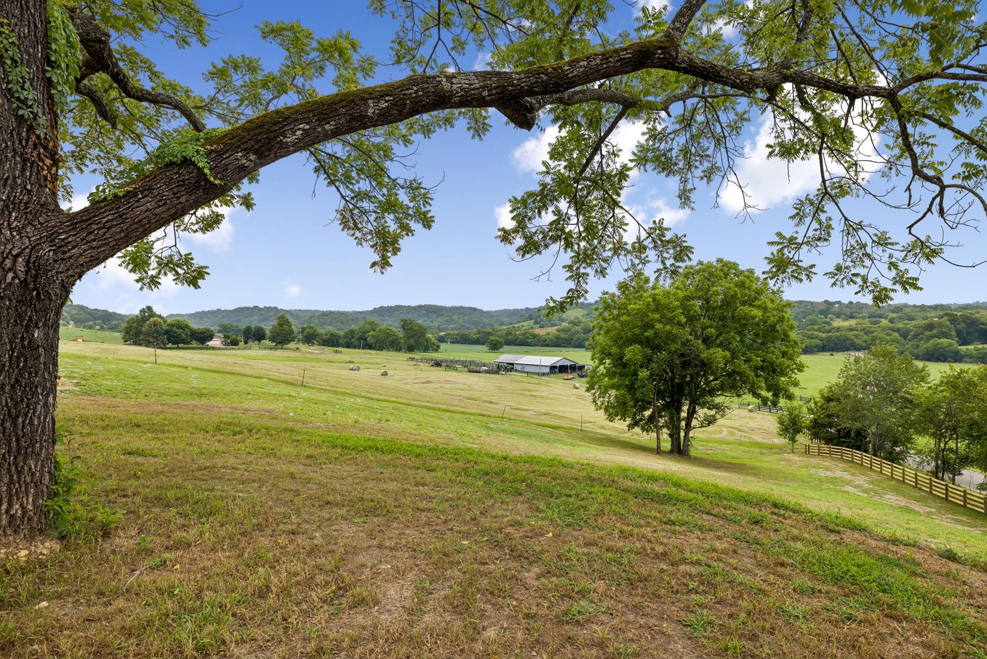 2472 Taylor Rd, Columbia, TN 38401 2472 Taylor Rd, Columbia, TN 38401