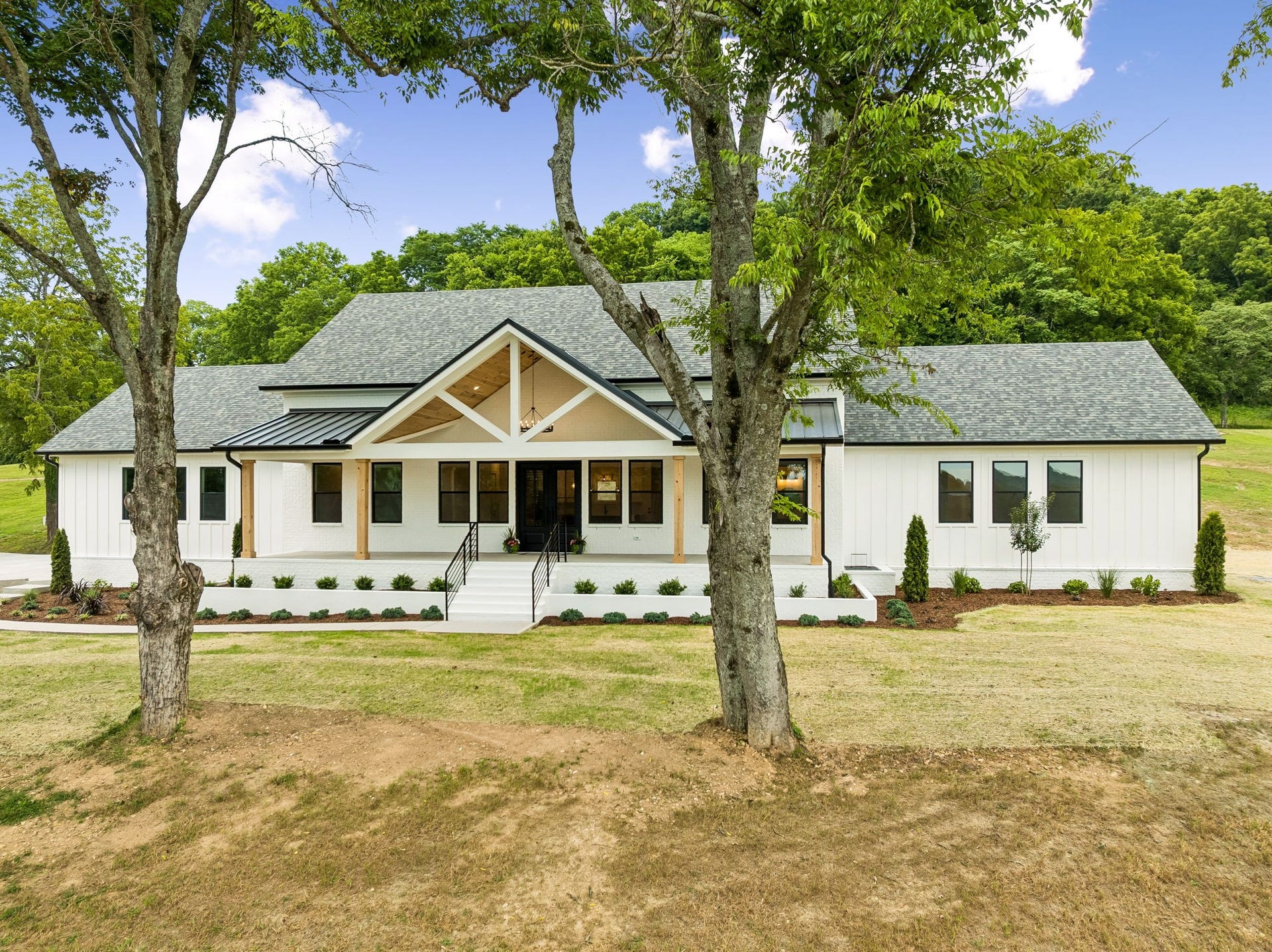 2472 Taylor Rd, Columbia, TN 38401 2472 Taylor Rd, Columbia, TN 38401
