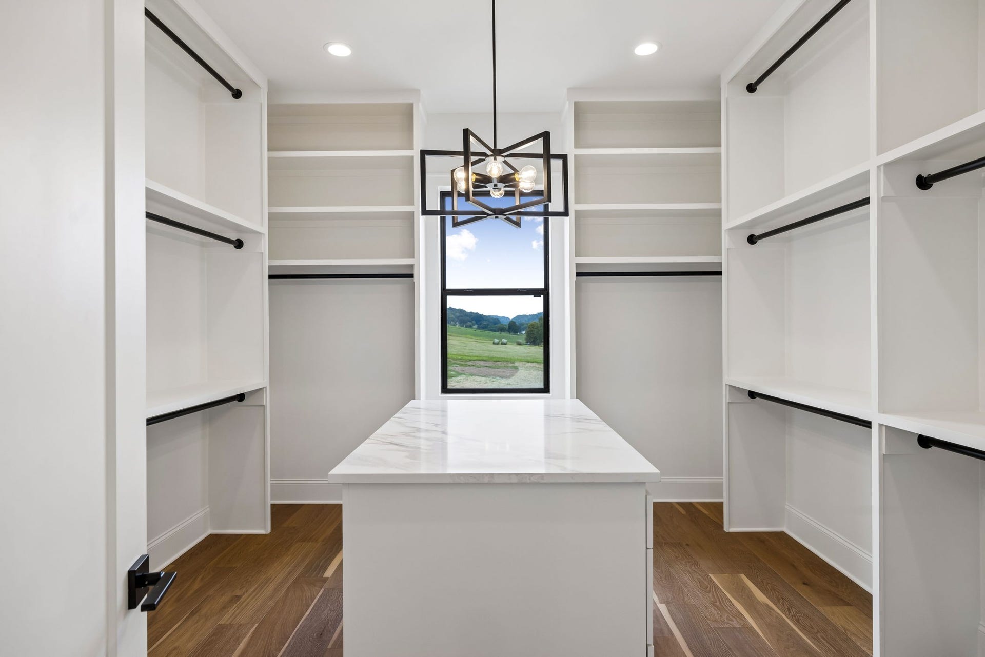2472 Taylor Rd, Columbia, TN 38401 2472 Taylor Rd, Columbia, TN 38401