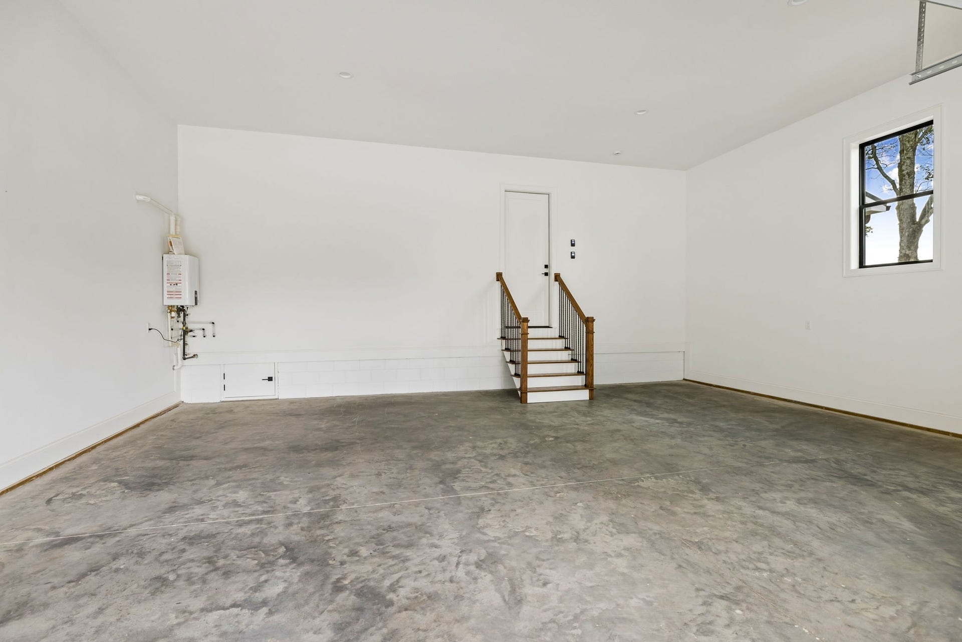 2472 Taylor Rd, Columbia, TN 38401 Inside the three car garage