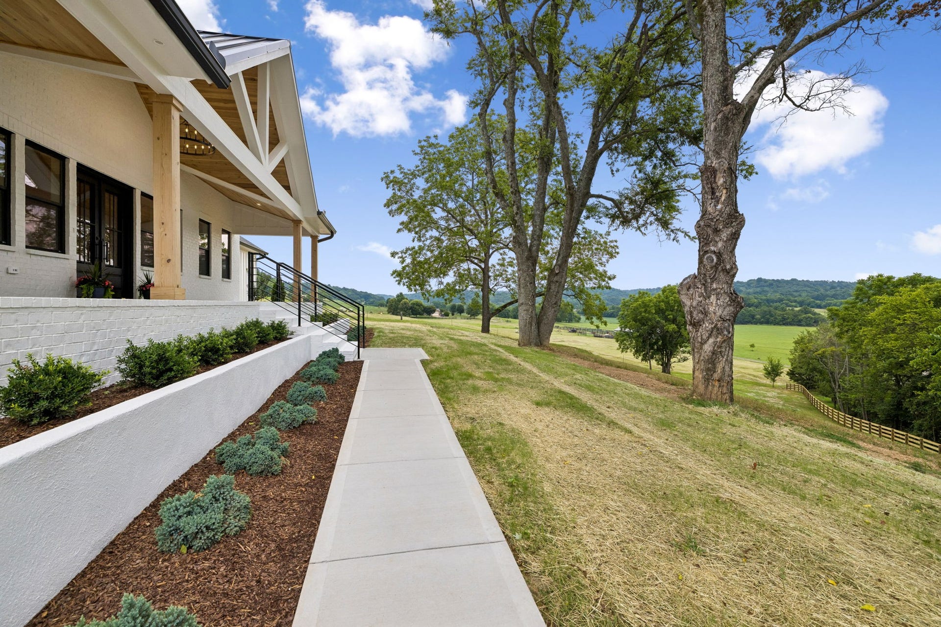2472 Taylor Rd, Columbia, TN 38401 2472 Taylor Rd, Columbia, TN 38401