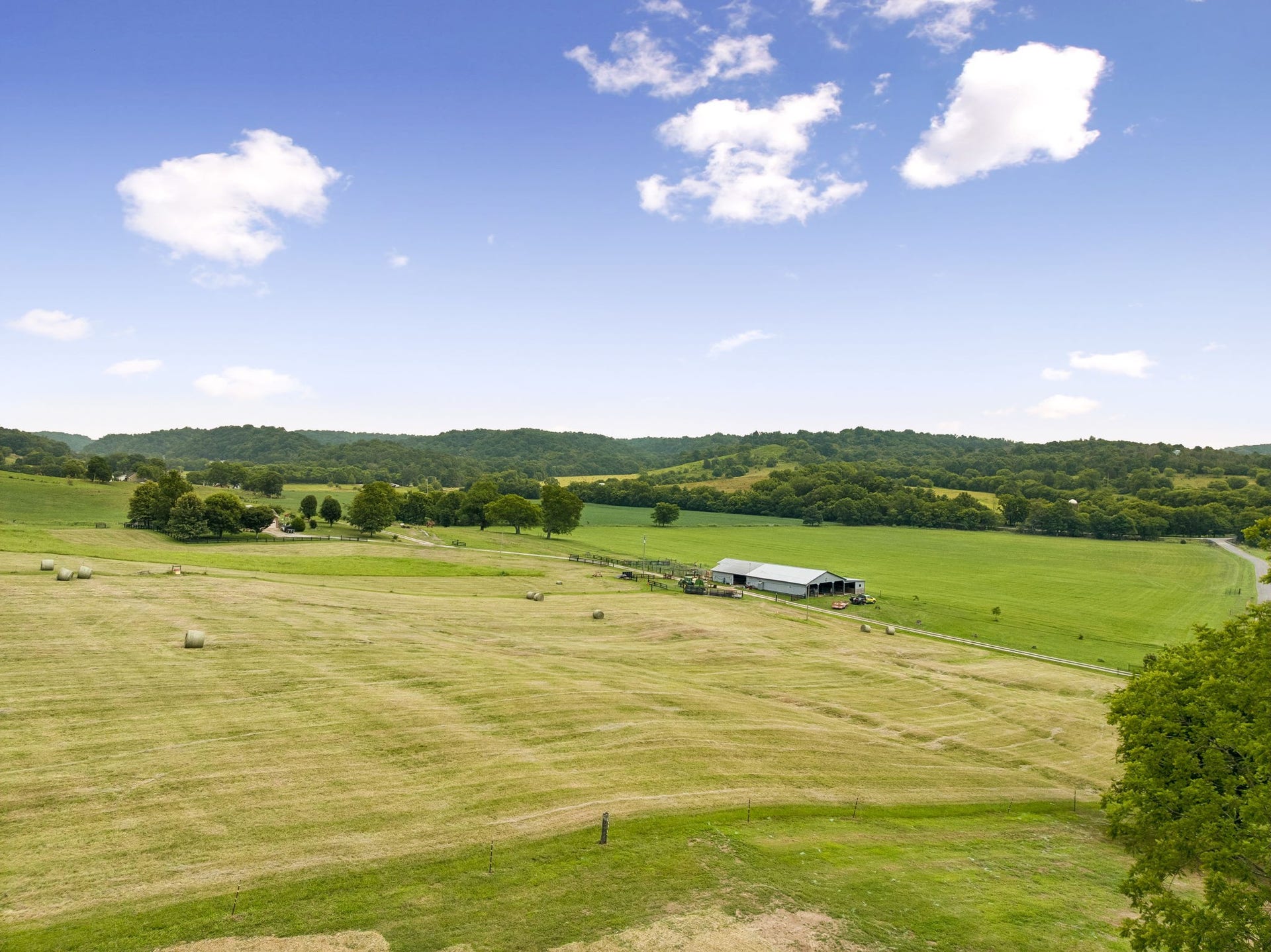 2472 Taylor Rd, Columbia, TN 38401 2472 Taylor Rd, Columbia, TN 38401