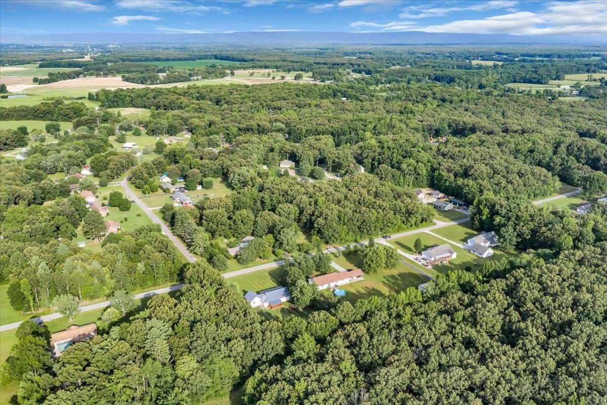 861 Circle Dr, Manchester, TN 37355 861 Circle Dr, Manchester, TN 37355