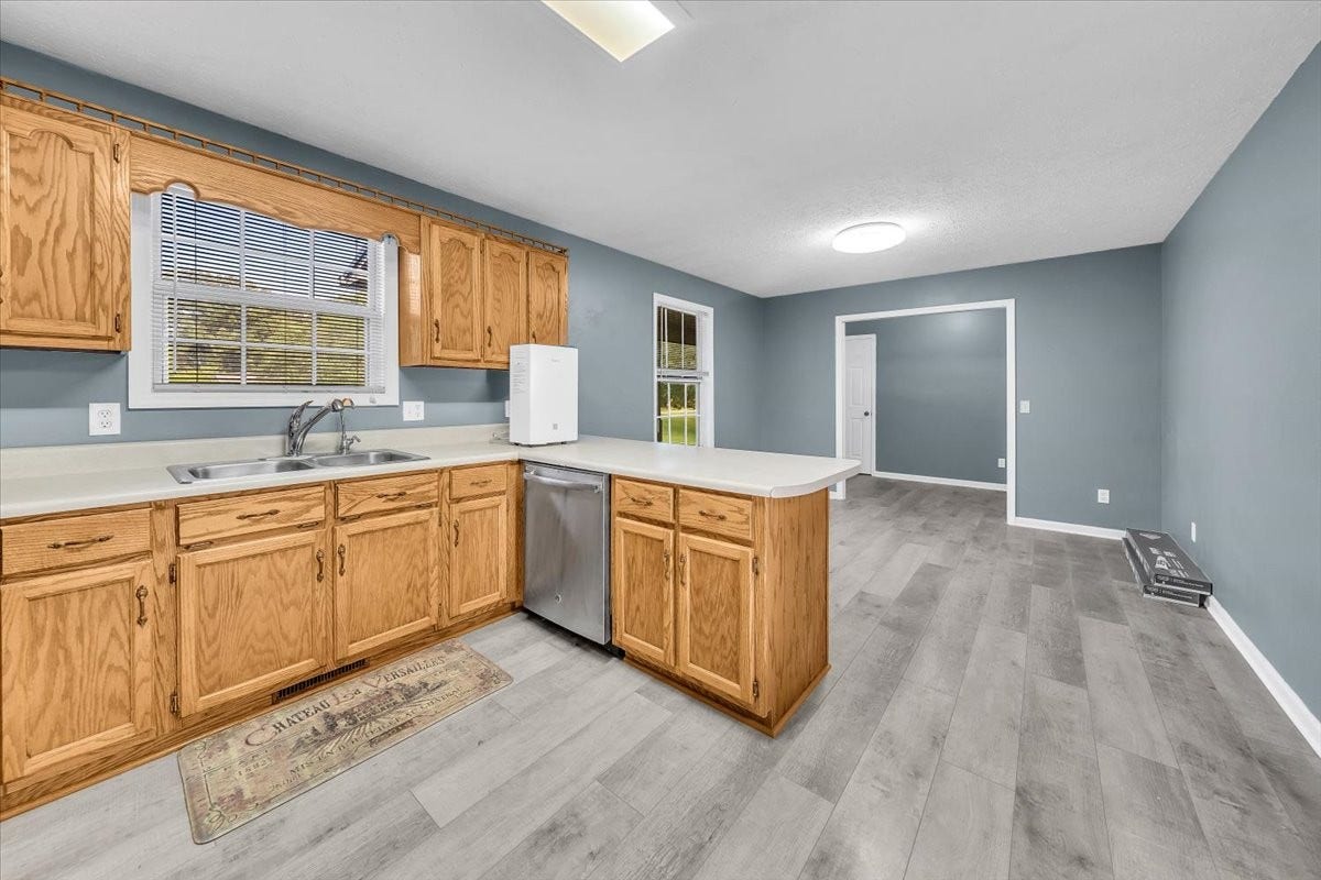 861 Circle Dr, Manchester, TN 37355 861 Circle Dr, Manchester, TN 37355