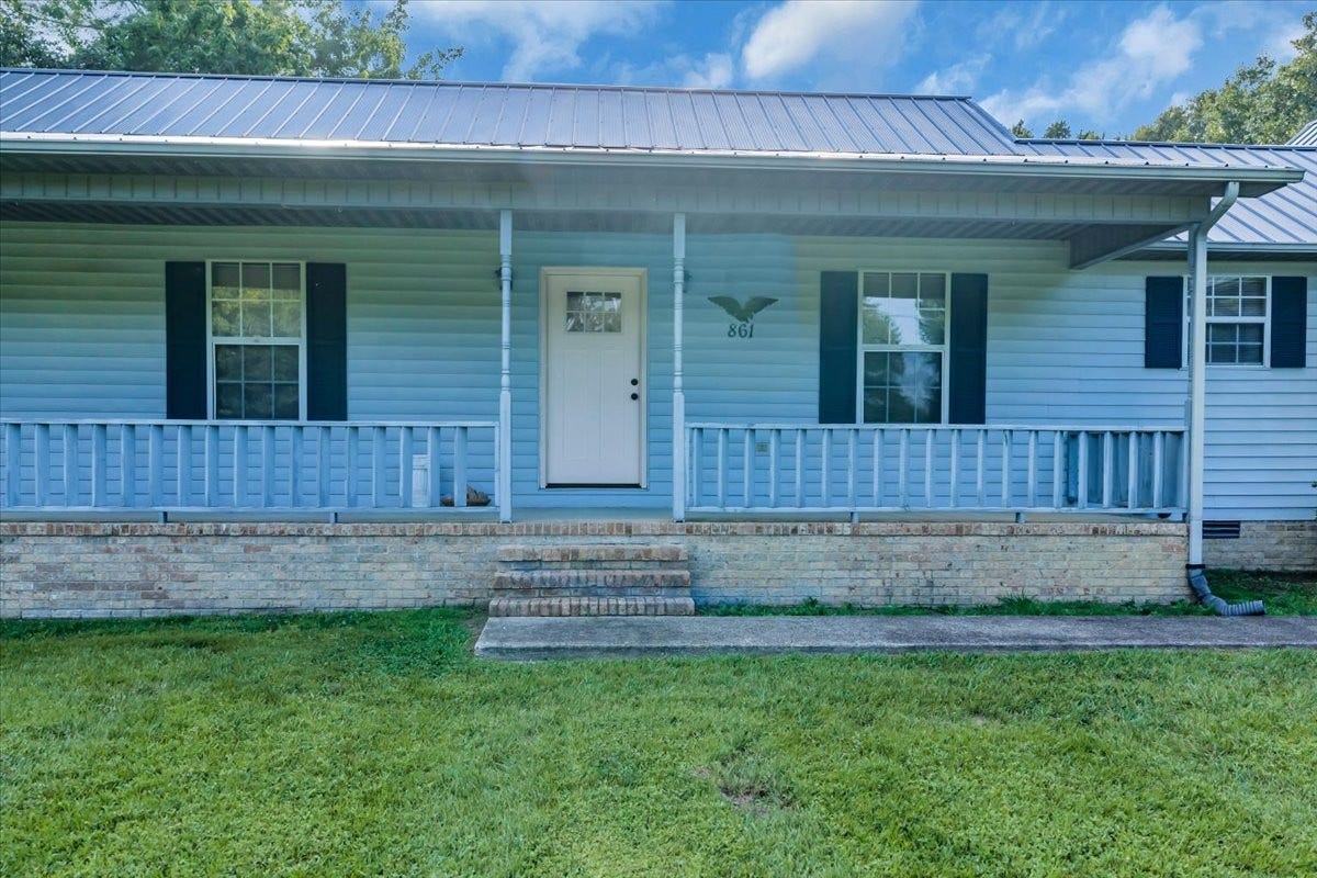 861 Circle Dr, Manchester, TN 37355 861 Circle Dr, Manchester, TN 37355