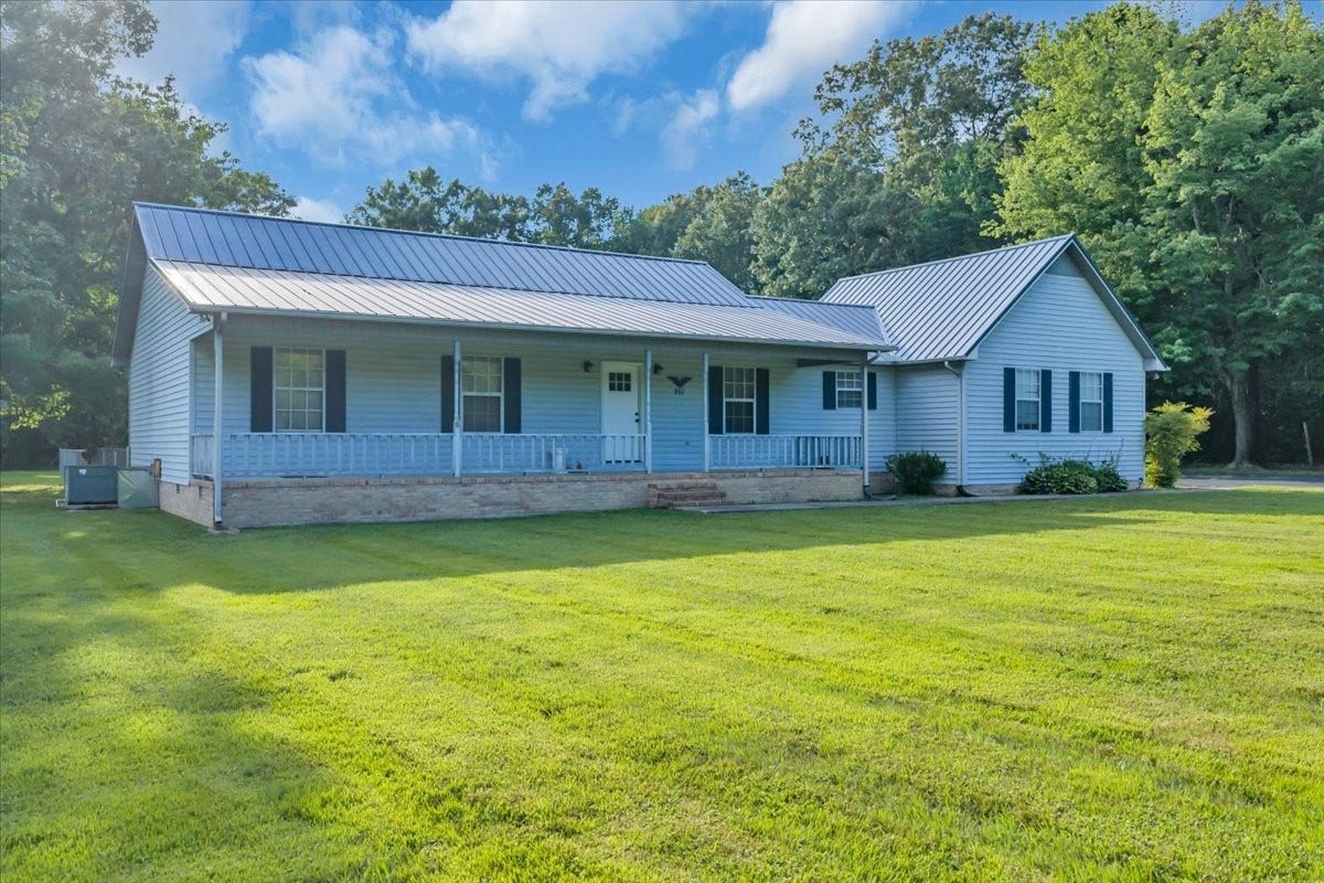 861 Circle Dr, Manchester, TN 37355 861 Circle Dr, Manchester, TN 37355