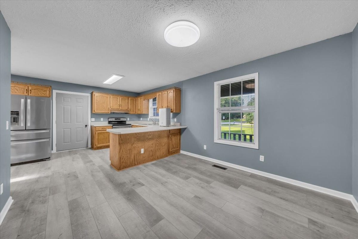 861 Circle Dr, Manchester, TN 37355 861 Circle Dr, Manchester, TN 37355