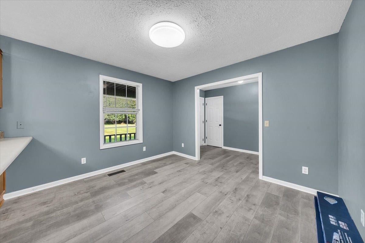 861 Circle Dr, Manchester, TN 37355 861 Circle Dr, Manchester, TN 37355