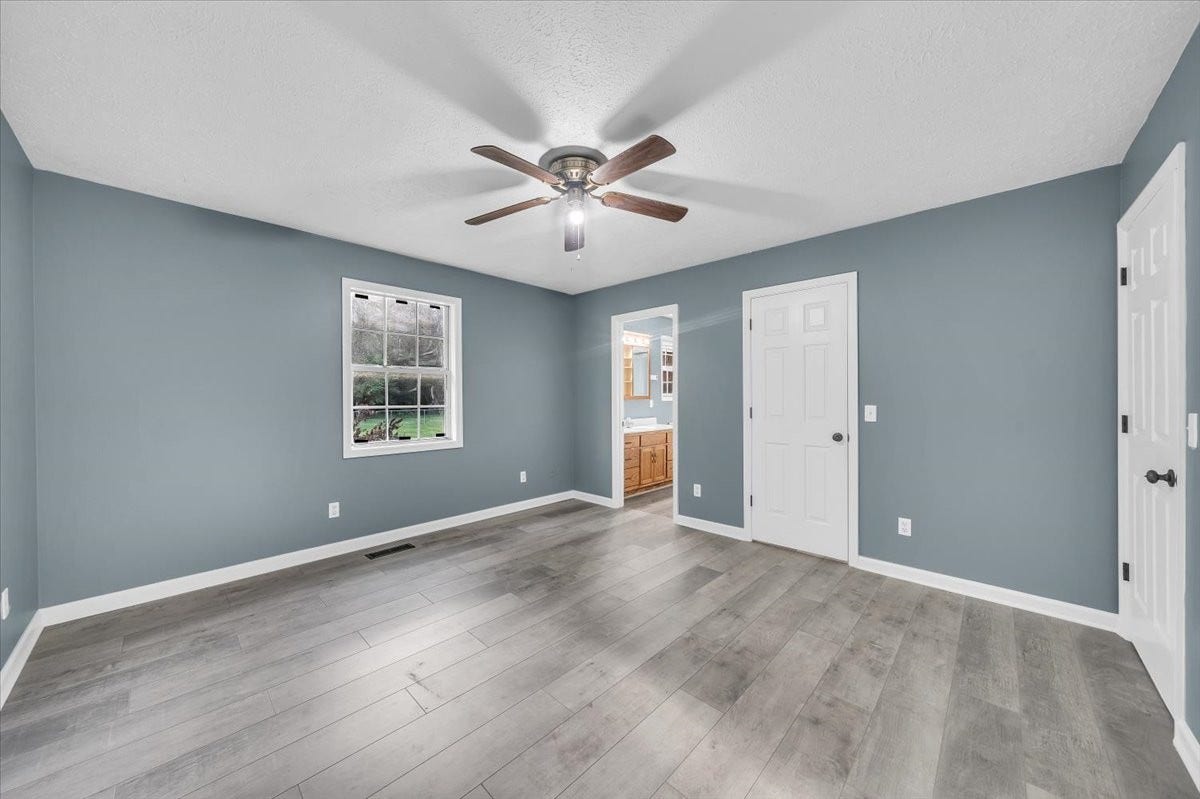 861 Circle Dr, Manchester, TN 37355 861 Circle Dr, Manchester, TN 37355