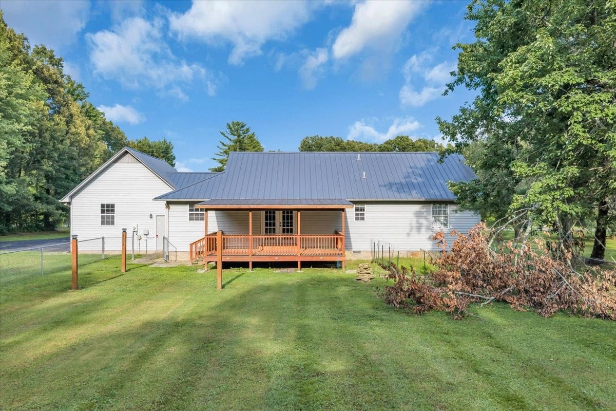 861 Circle Dr, Manchester, TN 37355 861 Circle Dr, Manchester, TN 37355