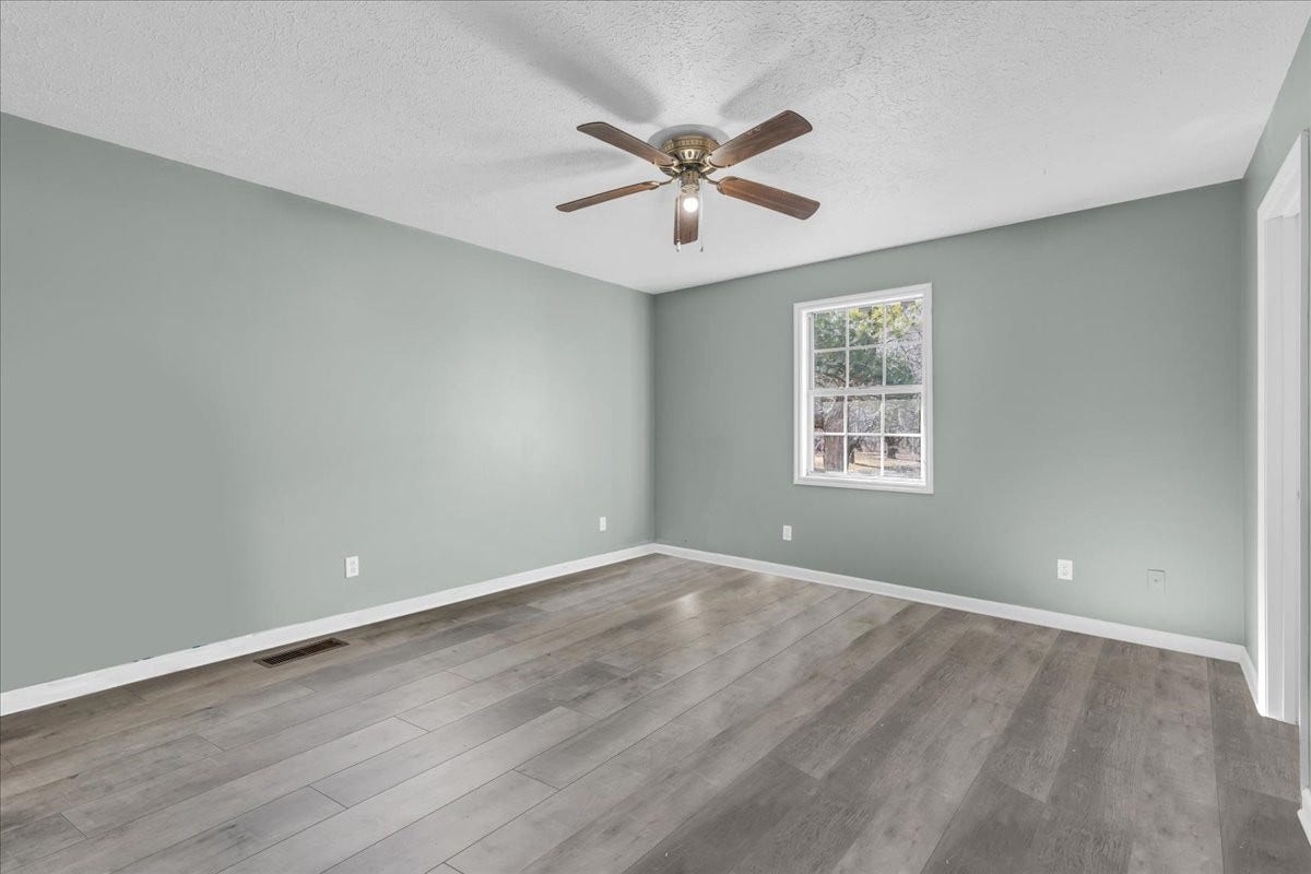 861 Circle Dr, Manchester, TN 37355 861 Circle Dr, Manchester, TN 37355