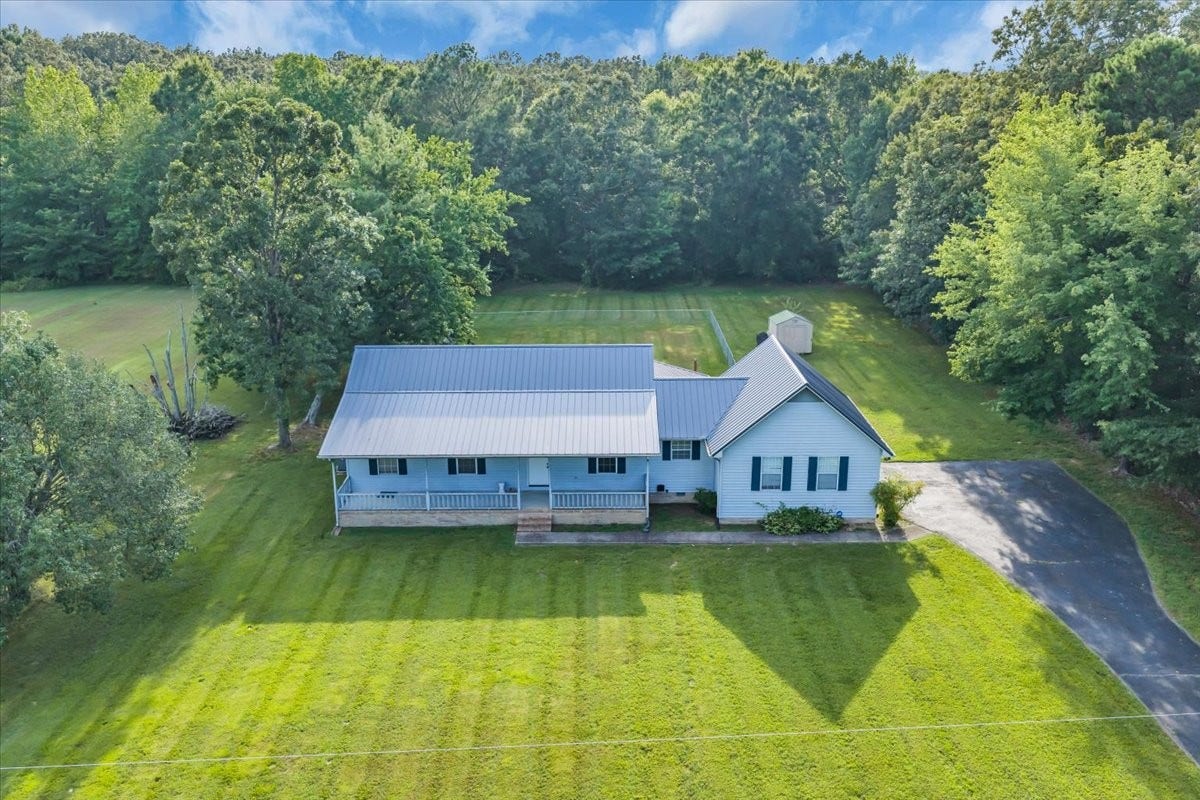 861 Circle Dr, Manchester, TN 37355 861 Circle Dr, Manchester, TN 37355