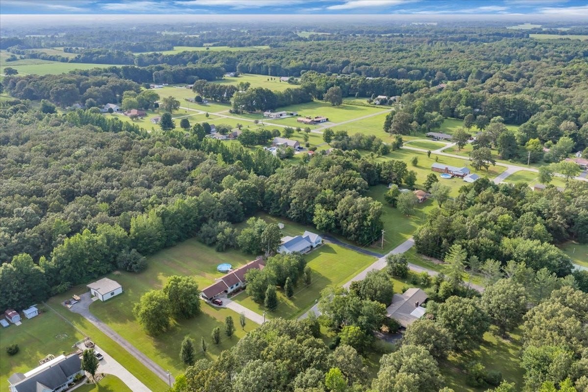 861 Circle Dr, Manchester, TN 37355 861 Circle Dr, Manchester, TN 37355