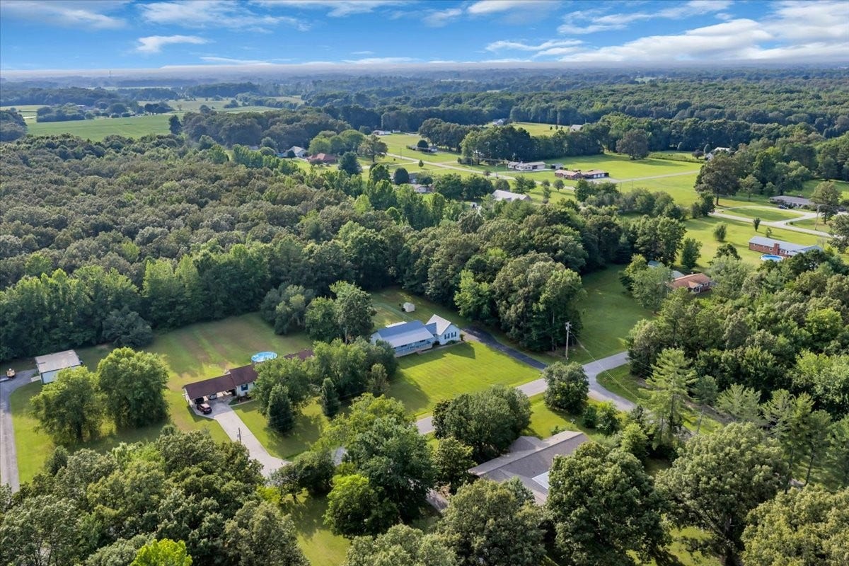 861 Circle Dr, Manchester, TN 37355 861 Circle Dr, Manchester, TN 37355
