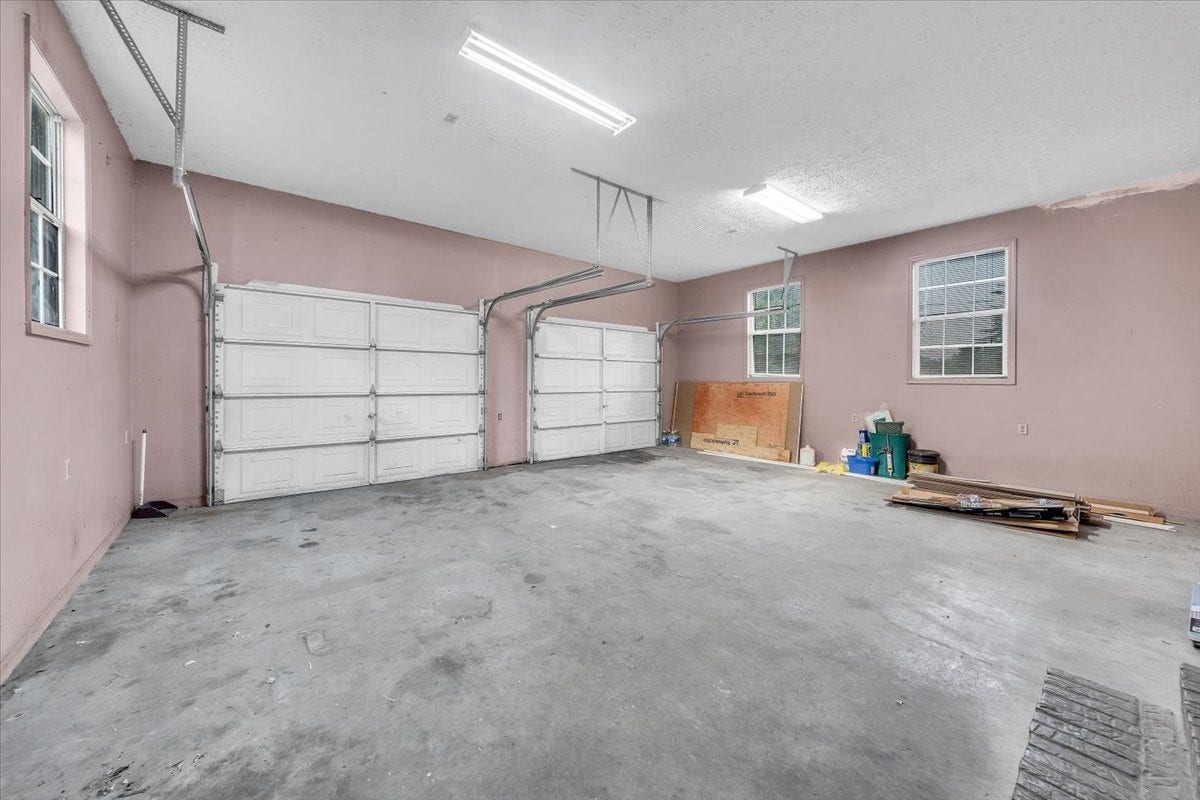 861 Circle Dr, Manchester, TN 37355 861 Circle Dr, Manchester, TN 37355