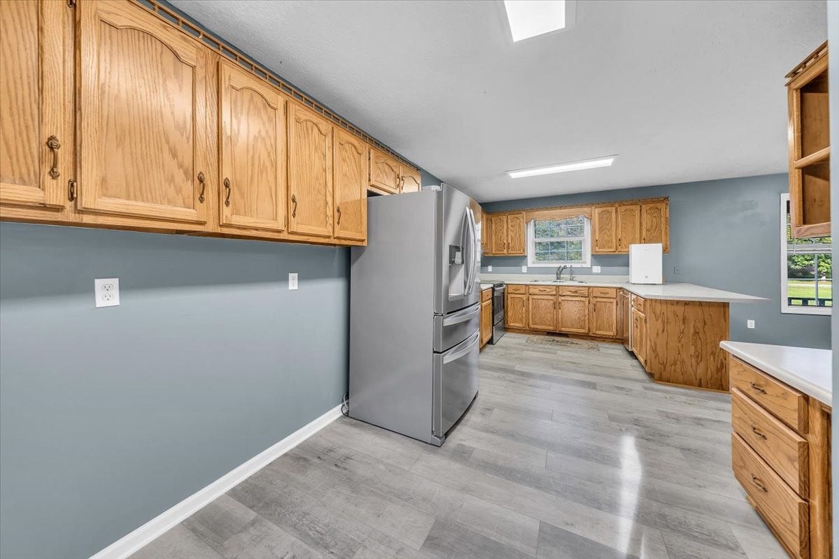861 Circle Dr, Manchester, TN 37355 861 Circle Dr, Manchester, TN 37355