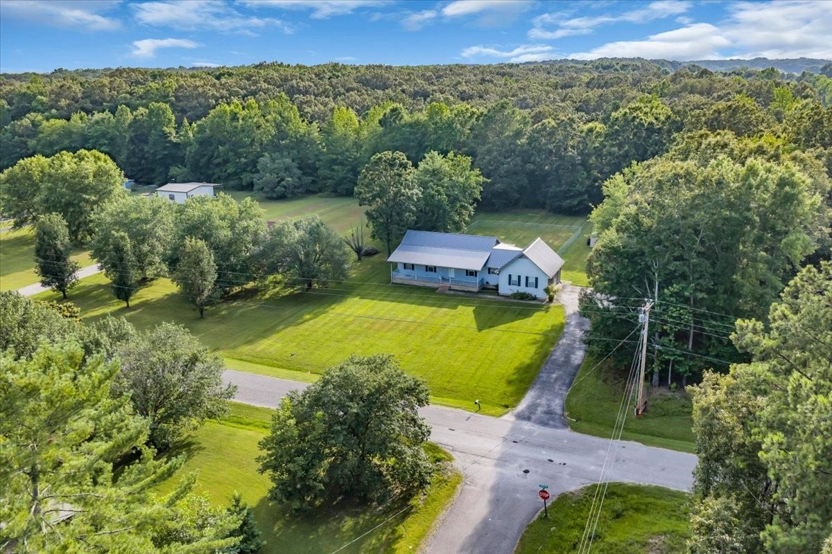 861 Circle Dr, Manchester, TN 37355 861 Circle Dr, Manchester, TN 37355