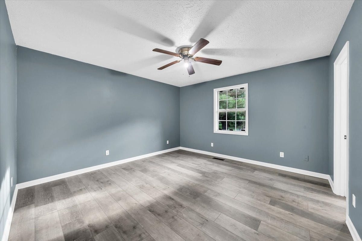 861 Circle Dr, Manchester, TN 37355 861 Circle Dr, Manchester, TN 37355