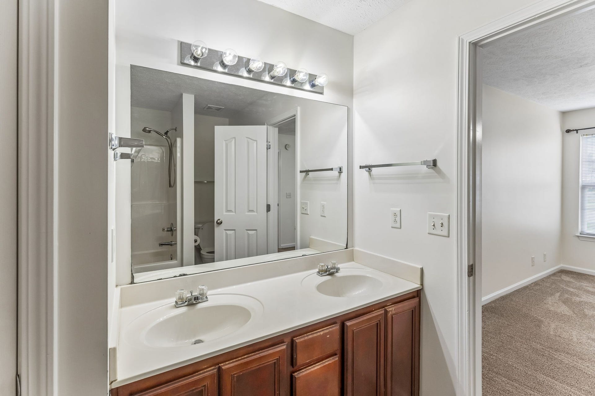 3270 Prater Ct, Murfreesboro, TN 37128 3270 Prater Ct, Murfreesboro, TN 37128